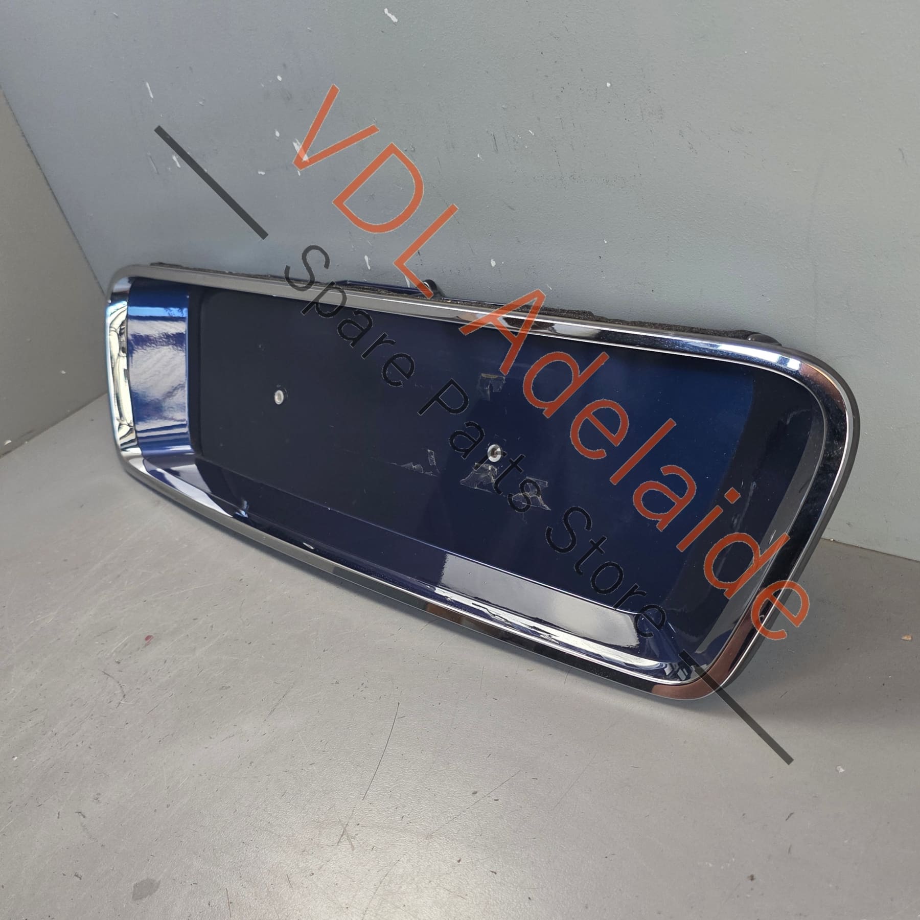 36A827035R   Bentley Bentayga Rear Licence Plate Tailgate Trim Moulding 36A827035R
