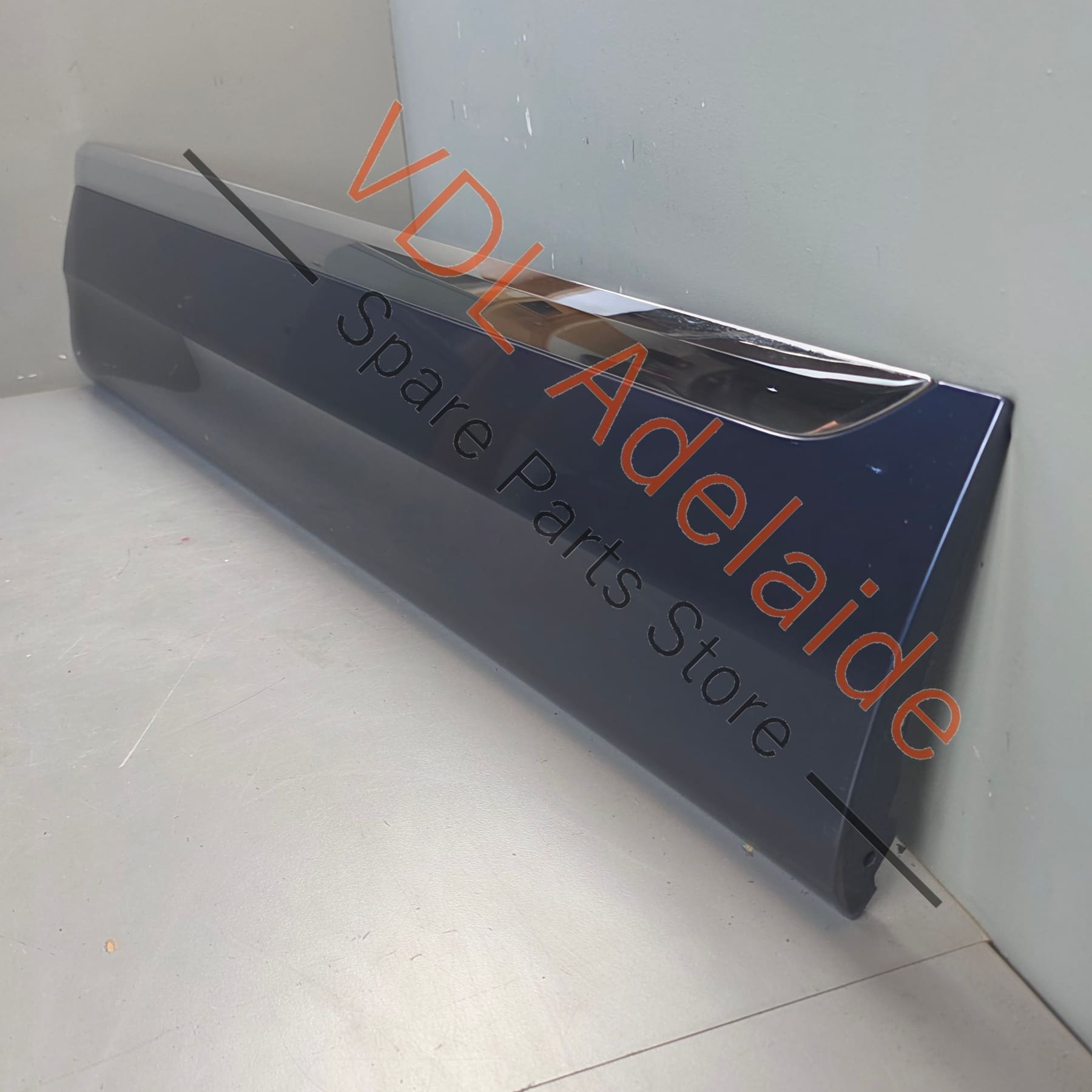36A853054 36A853190 36A853072A Bentley Bentayga 4V Front Right Exterior Door Molding with Chrome Insert 36A853054 36A853190
