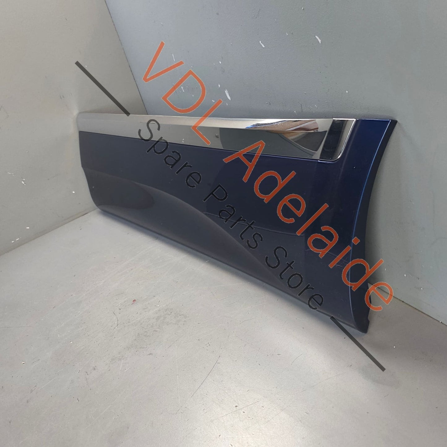 36A853057 36A853191 36A853253 Bentley Bentayga 4V Rear Left Exterior Door Molding with Chrome Insert 36A853057 36A853191