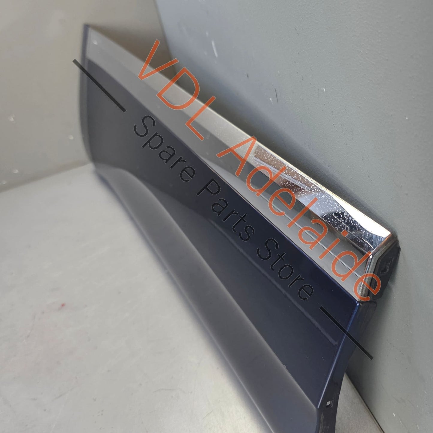 36A853058 36A853192 36A853254 Bentley Bentayga 4V Rear Right Exterior Door Molding with Chrome Insert 36A853058 36A853192