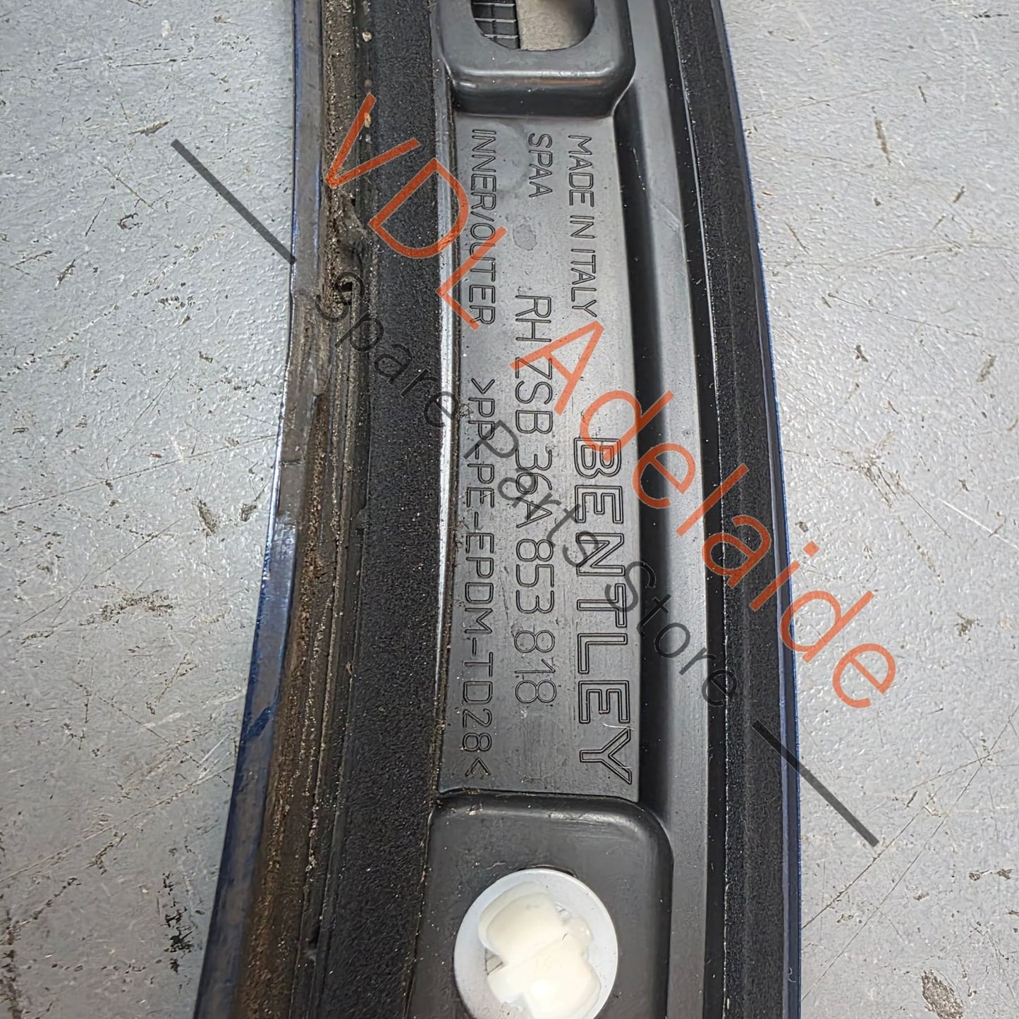36A853818 36A853818GRU  Bentley Bentayga 4V Right Rear Wheel Arch Flare Trim Molding 36A853818