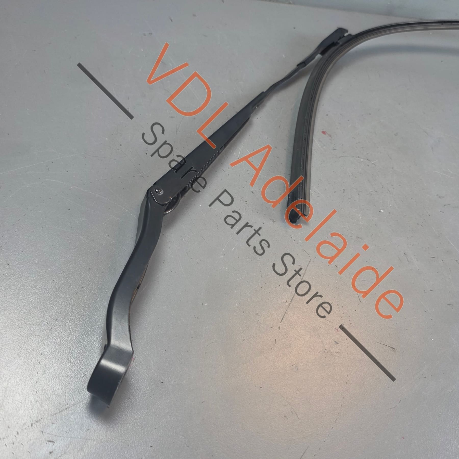 4M2955408   Audi Q7 Bentley Bentayga Windscreen Wiper Arm Right RHS for RHD 4M2955408