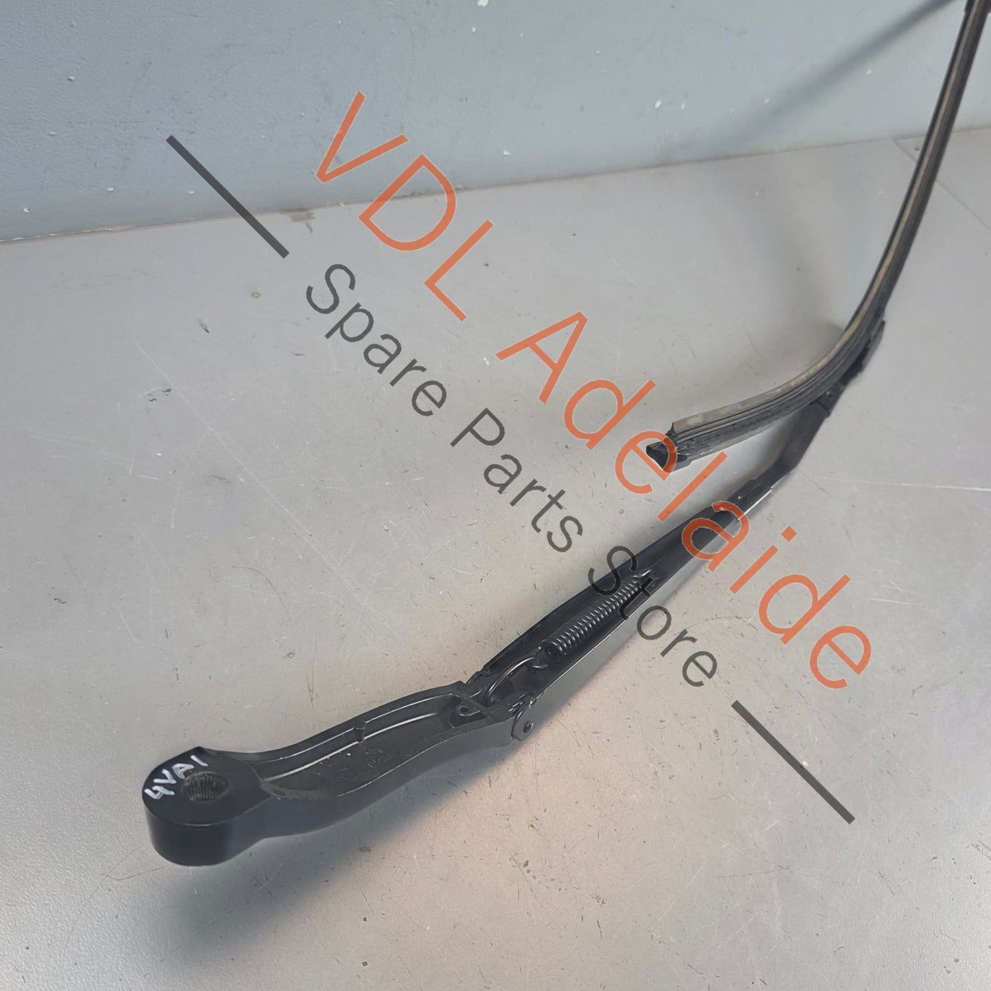 4M2955408   Audi Q7 Bentley Bentayga Windscreen Wiper Arm Right RHS for RHD 4M2955408