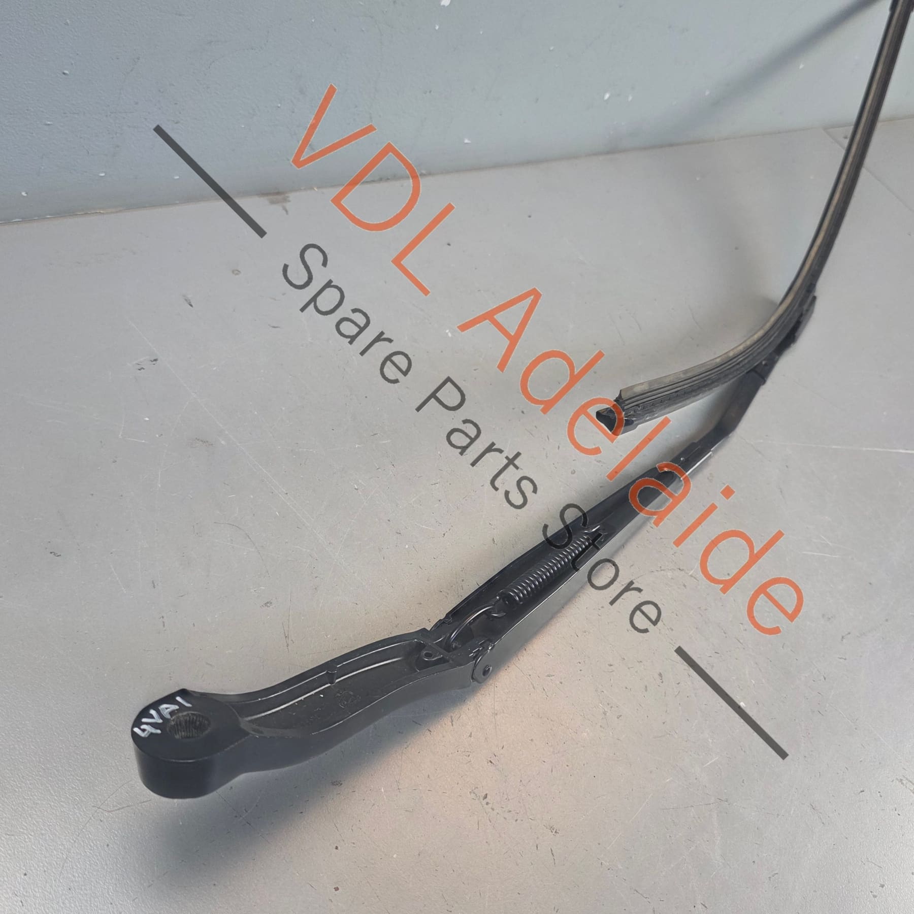 4M2955408   Audi Q7 Bentley Bentayga Windscreen Wiper Arm Right RHS for RHD 4M2955408