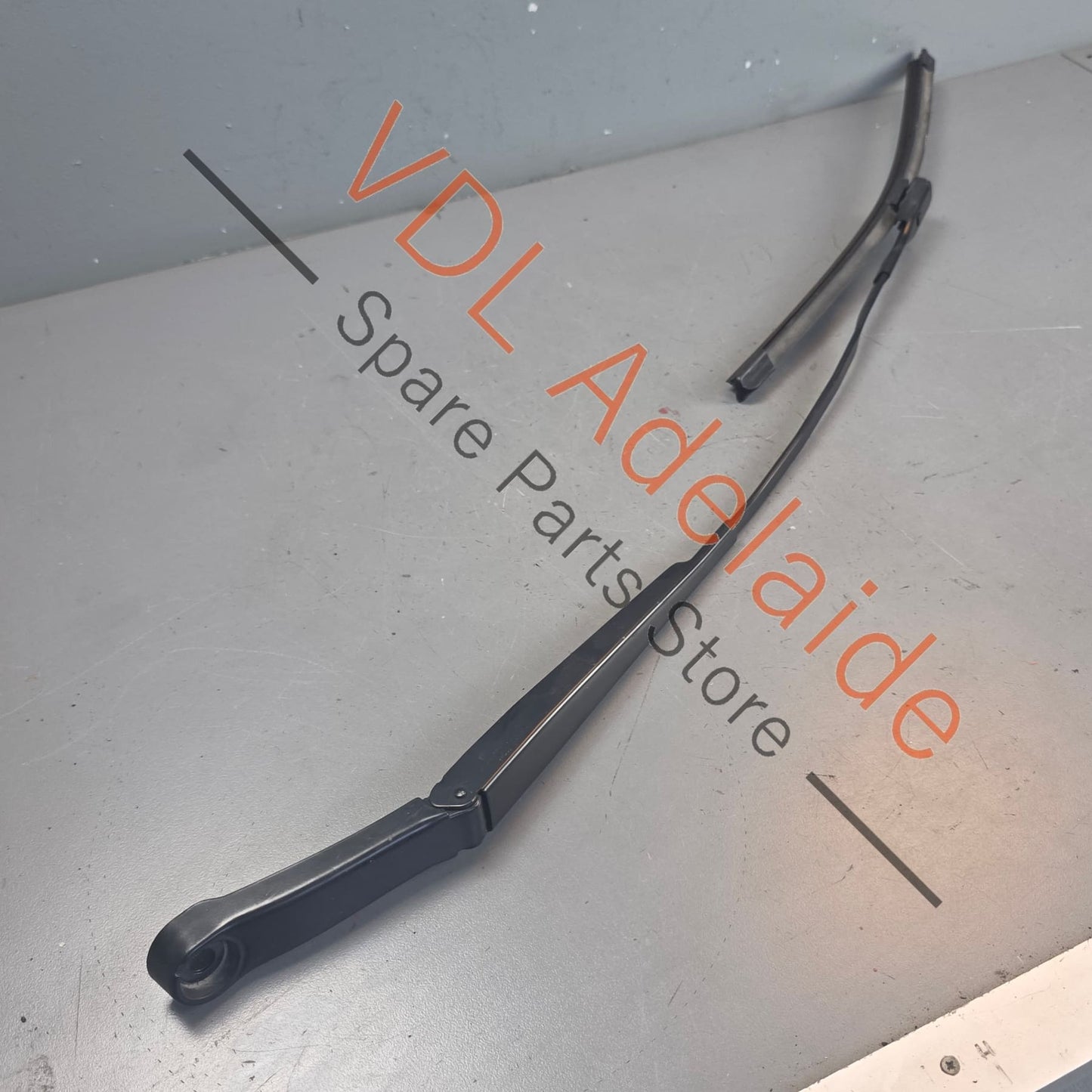 4M2955407   Audi Q7 Bentley Bentayga Windscreen Wiper Arm Left LHS for RHD 4M2955407