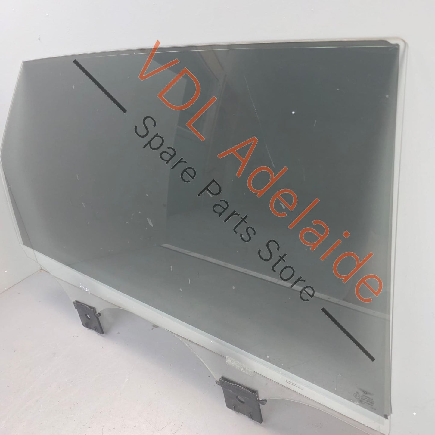 36A845026A   Bentley Bentayga 4V Right Rear Door Glass Window 36A845026A