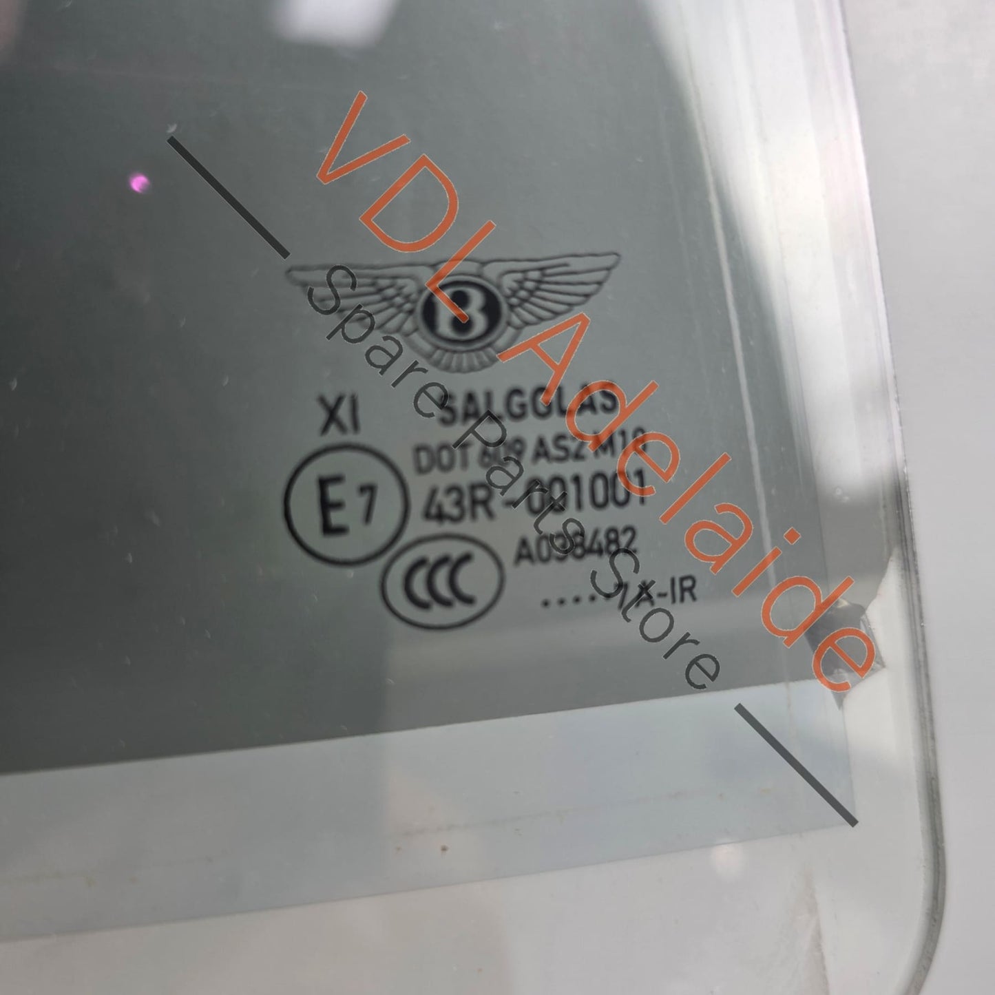 36A845026A   Bentley Bentayga 4V Right Rear Door Glass Window 36A845026A