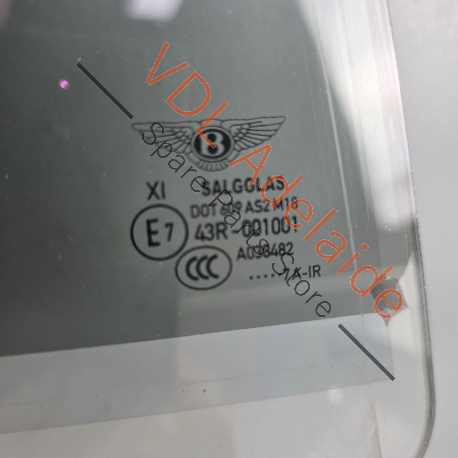 36A845026A   Bentley Bentayga 4V Right Rear Door Glass Window 36A845026A