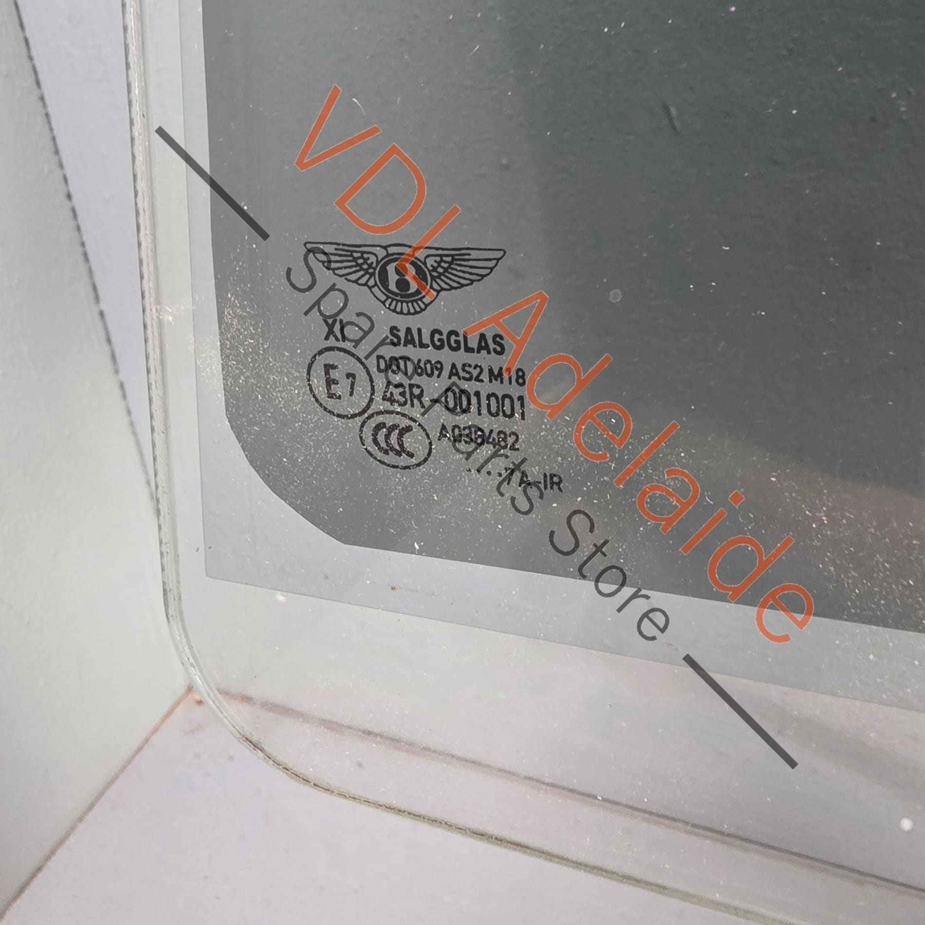 36A845025A   Bentley Bentayga 4V Left Rear Door Glass Window 36A845025A
