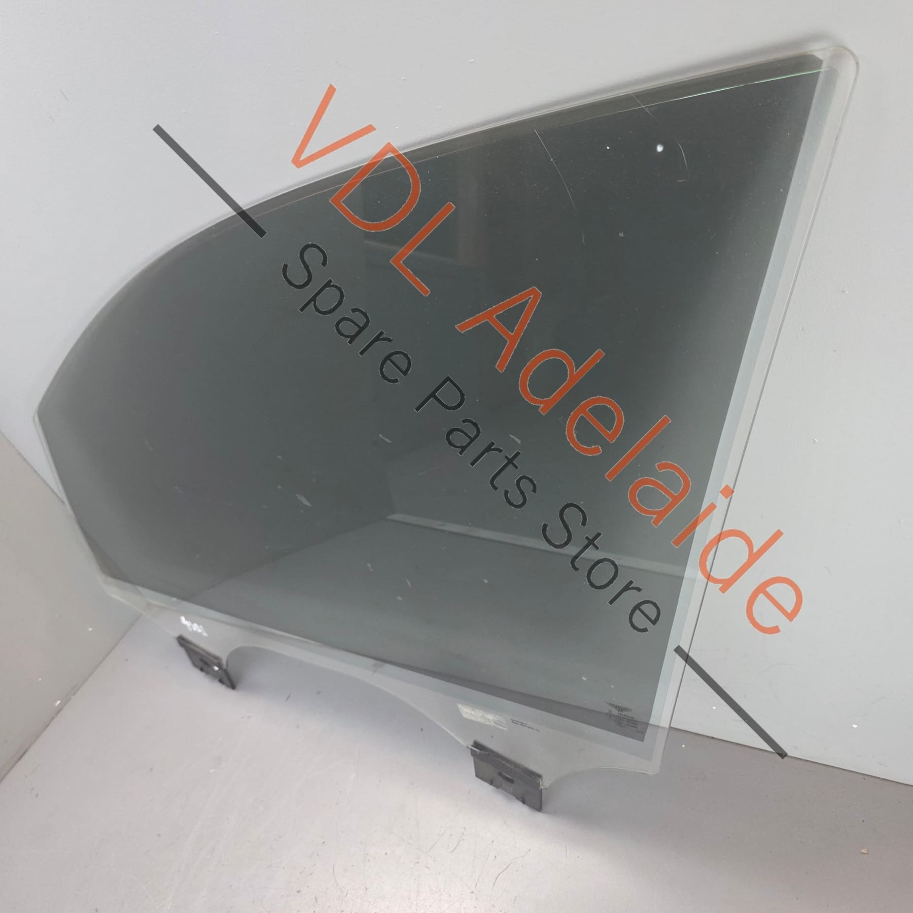 36A845021A   Bentley Bentayga 4V Left Front Door Glass Window 36A845021A