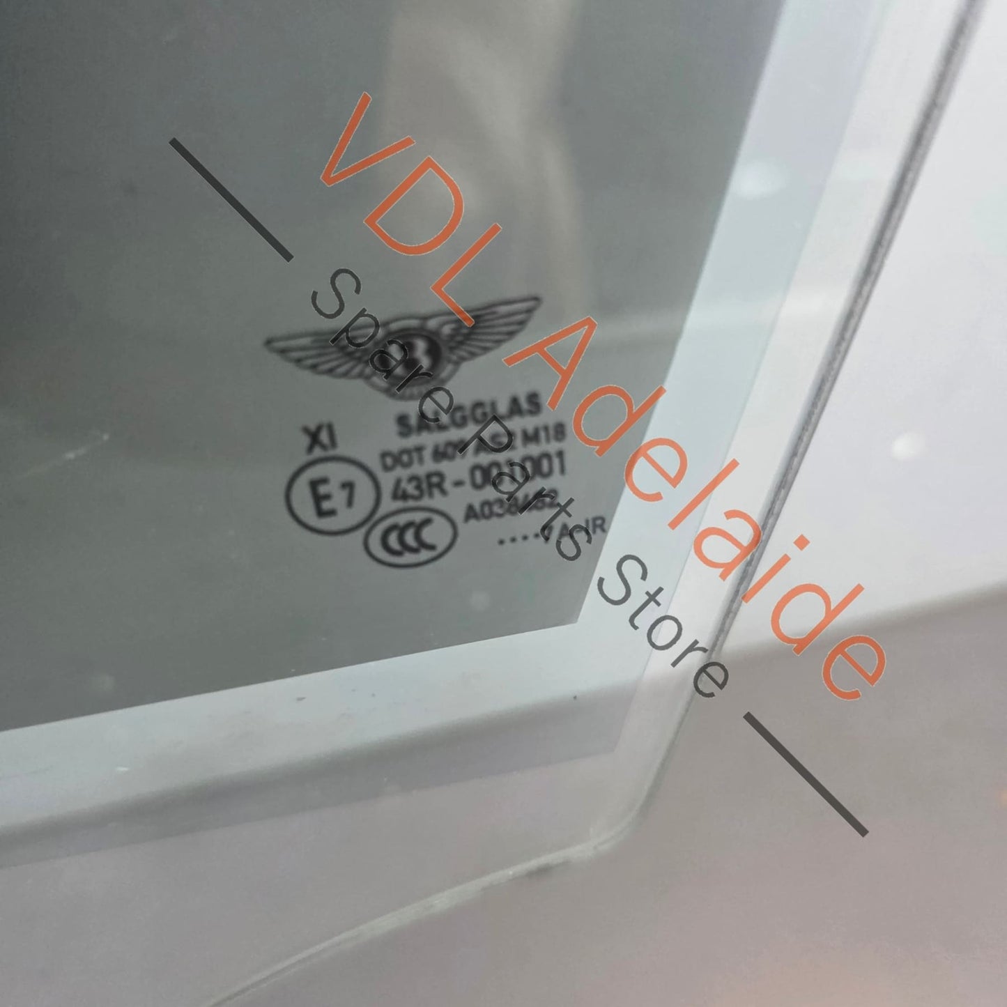 36A845021A   Bentley Bentayga 4V Left Front Door Glass Window 36A845021A