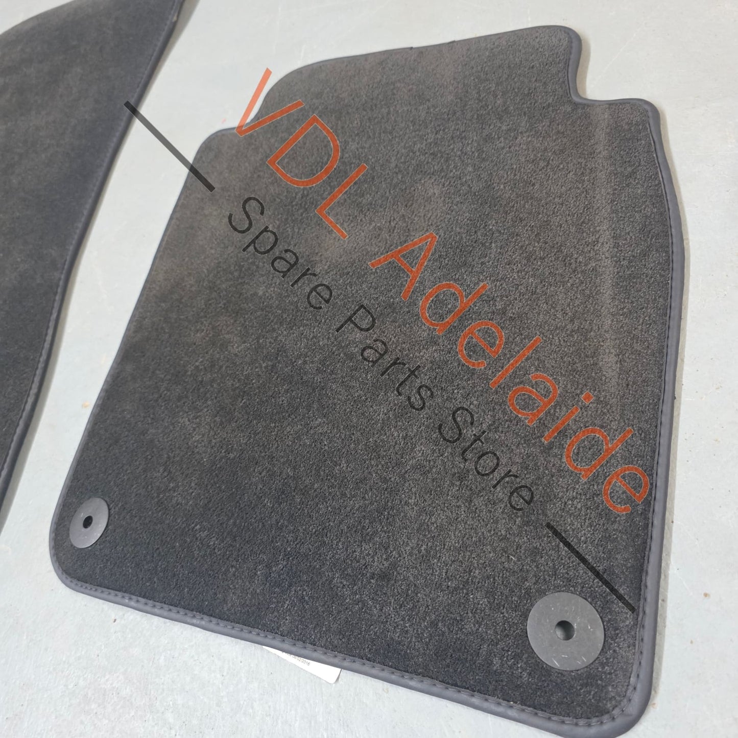 36A863011F 36A863011FV66  Bentley Bentayga 4V Set of Carpet Mats Imperial Blue