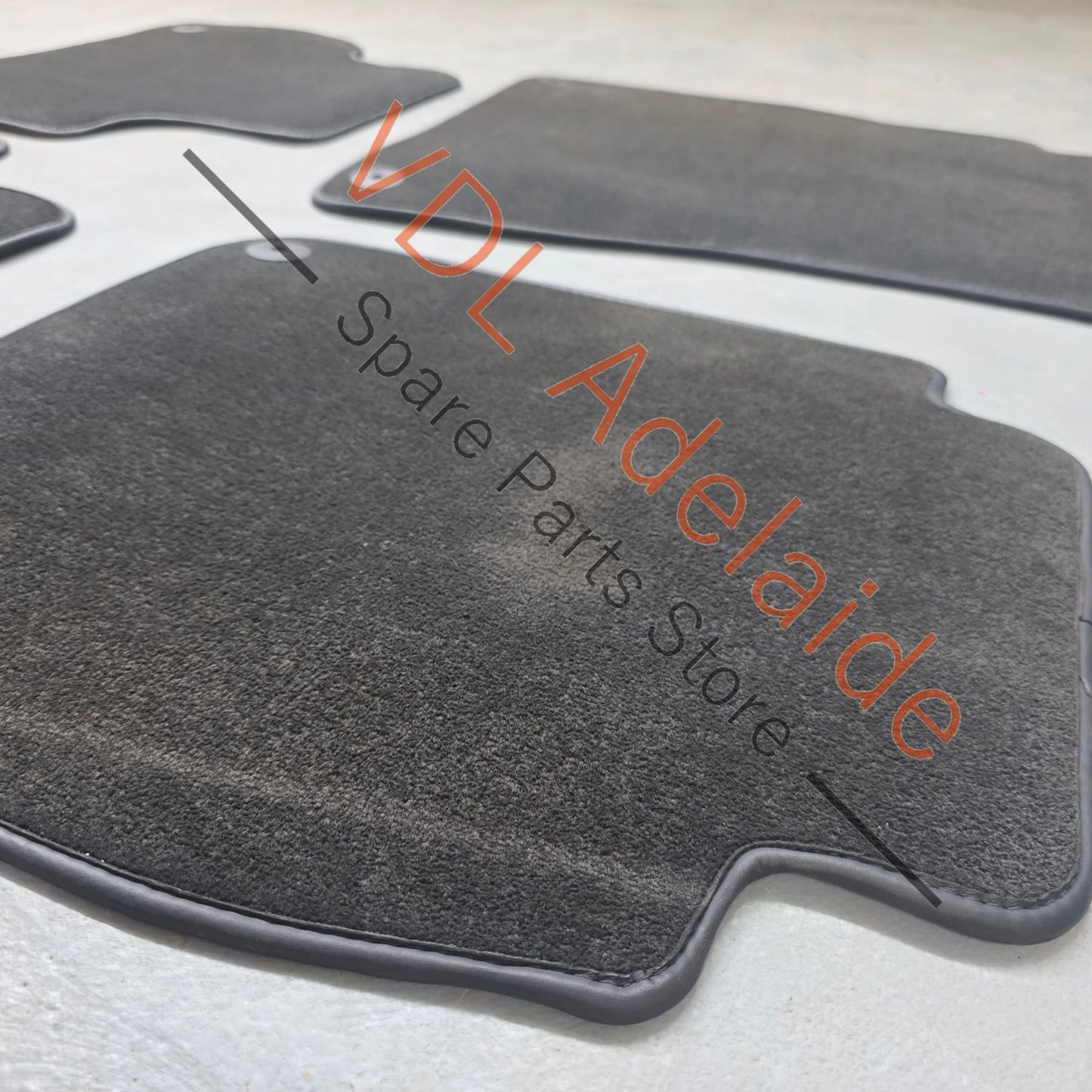 36A863011F 36A863011FV66  Bentley Bentayga 4V Set of Carpet Mats Imperial Blue