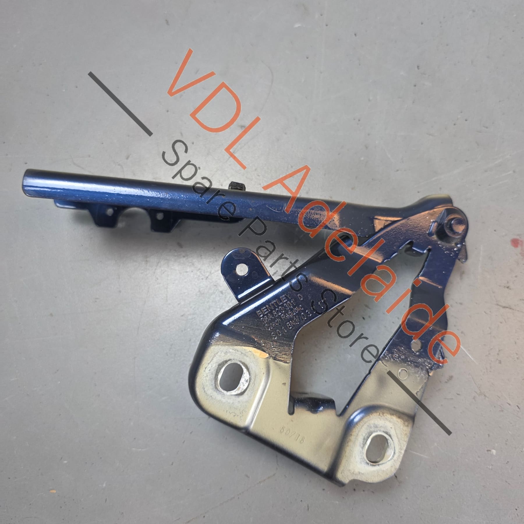 36A823301D   Bentley Bentayga Bonnet Hinge Left 36A823301D
