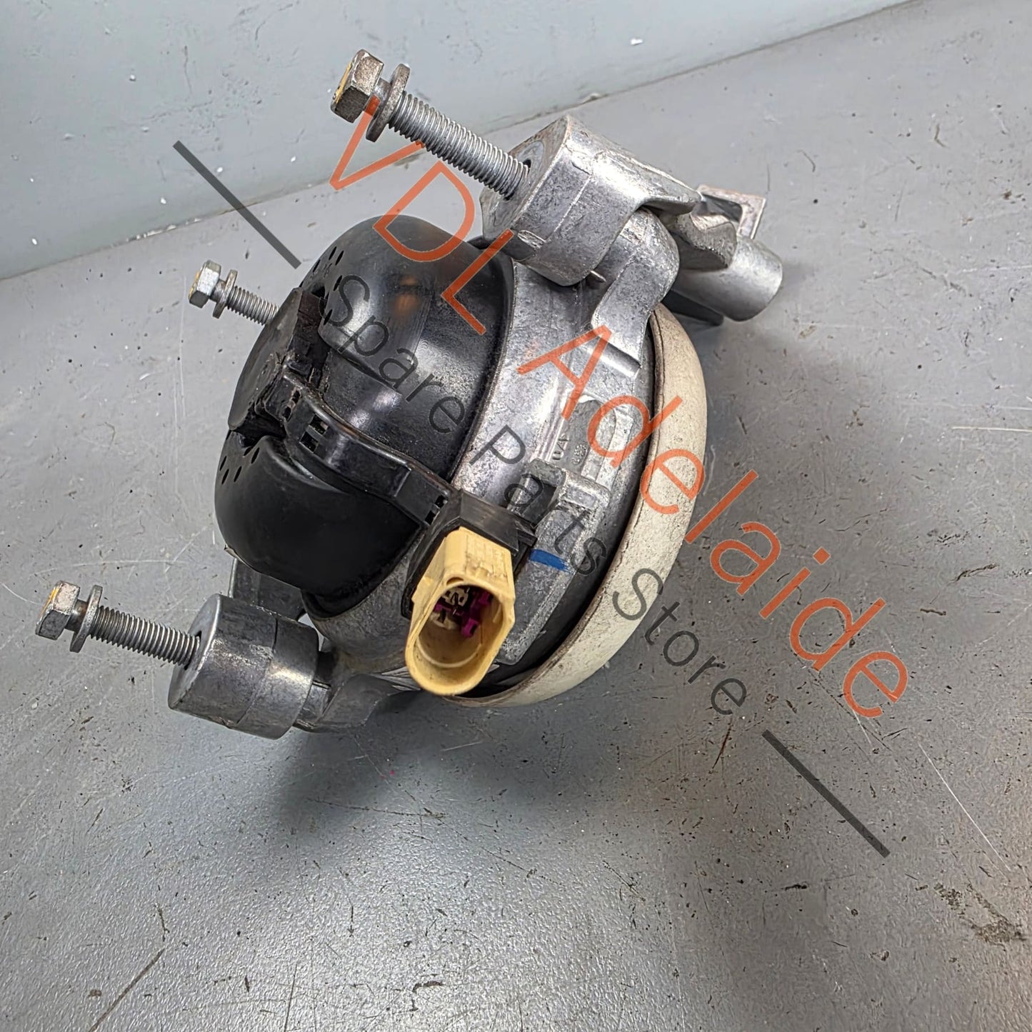 4M0399202G   Audi SQ7 Urus Bentayga Hydro Engine Mount Right 4M0399202G