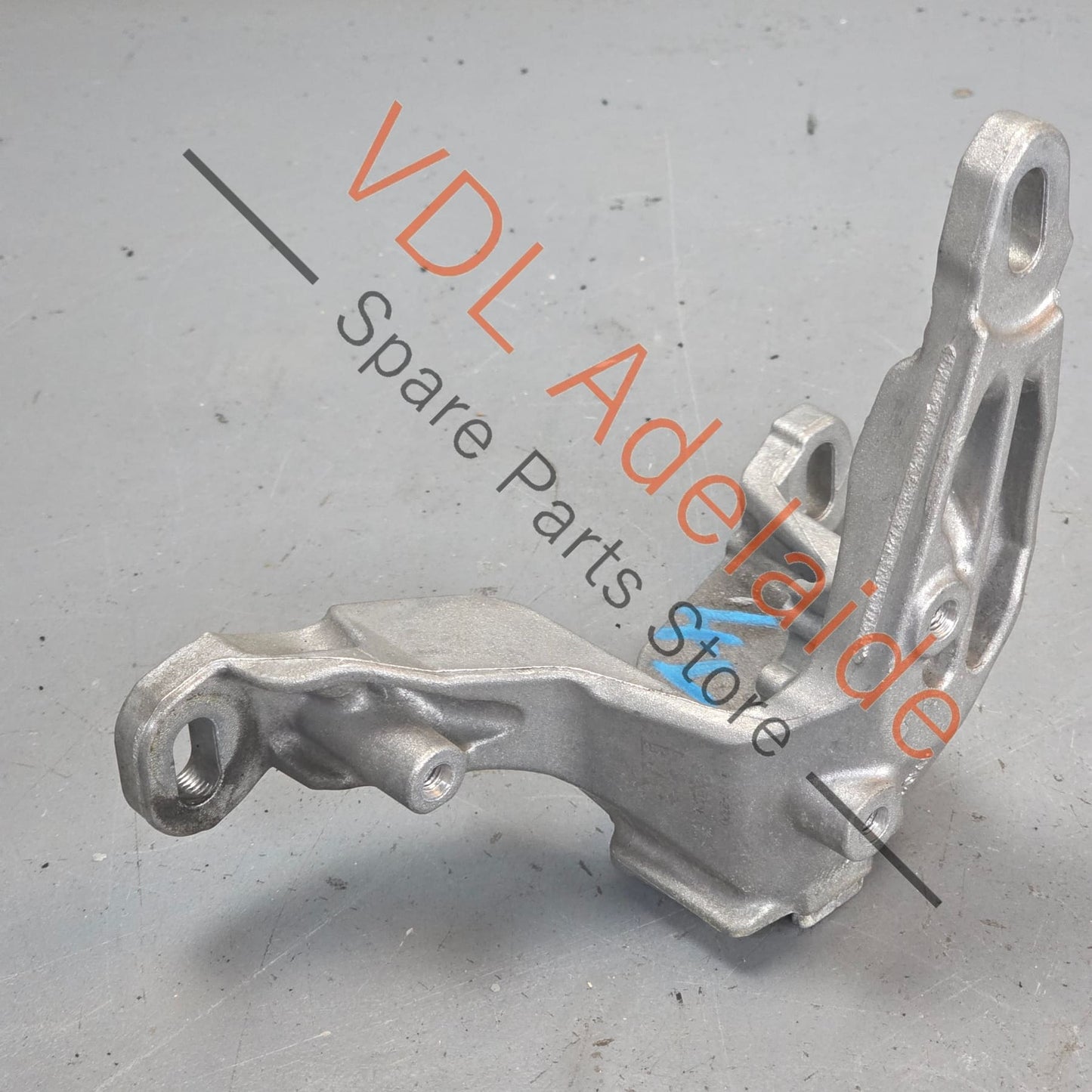 4M0399114B   Aud VW V8 Engine Mount Bracket Aluminium 4M0399114B Right