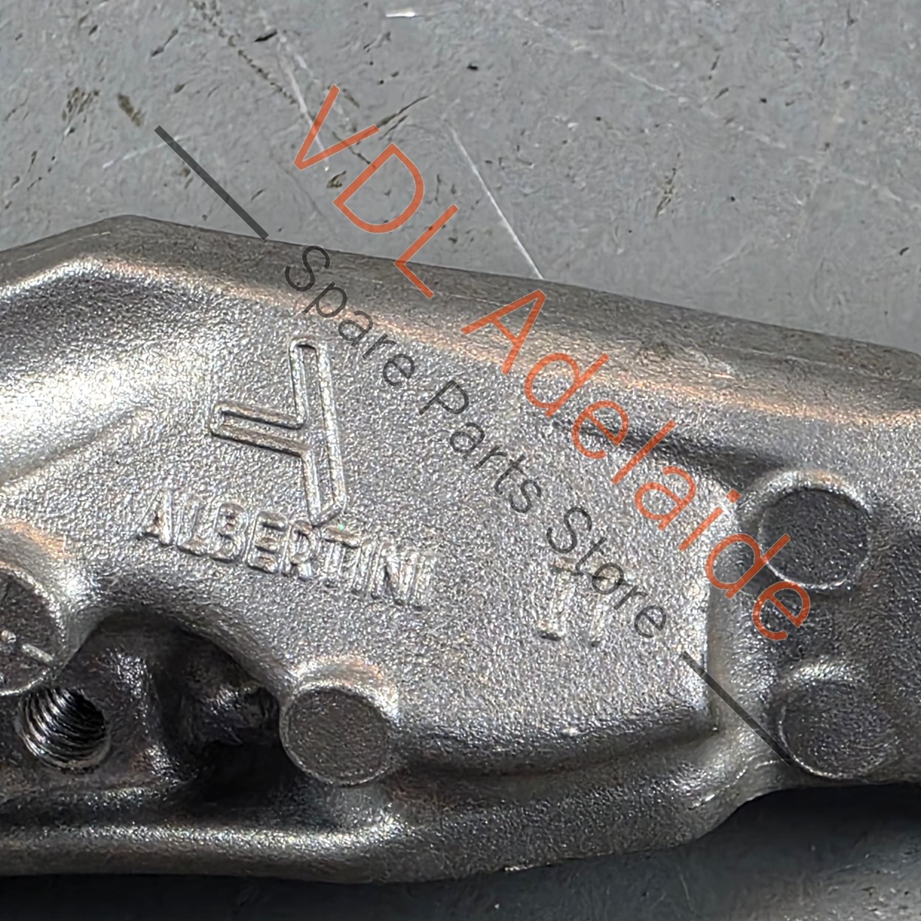 4M0399114B   Aud VW V8 Engine Mount Bracket Aluminium 4M0399114B Right