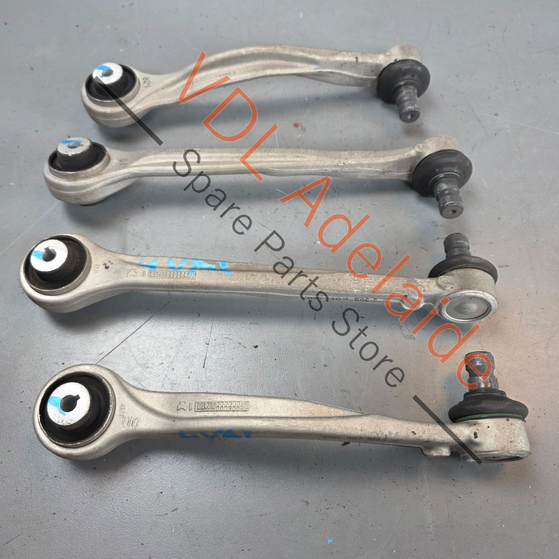 4M0407509C 4M0407505C  Bentley Bentayga Audi Q7 Touareg Suspension Upper Control Arm Set 4M0407509C 4M0407505C