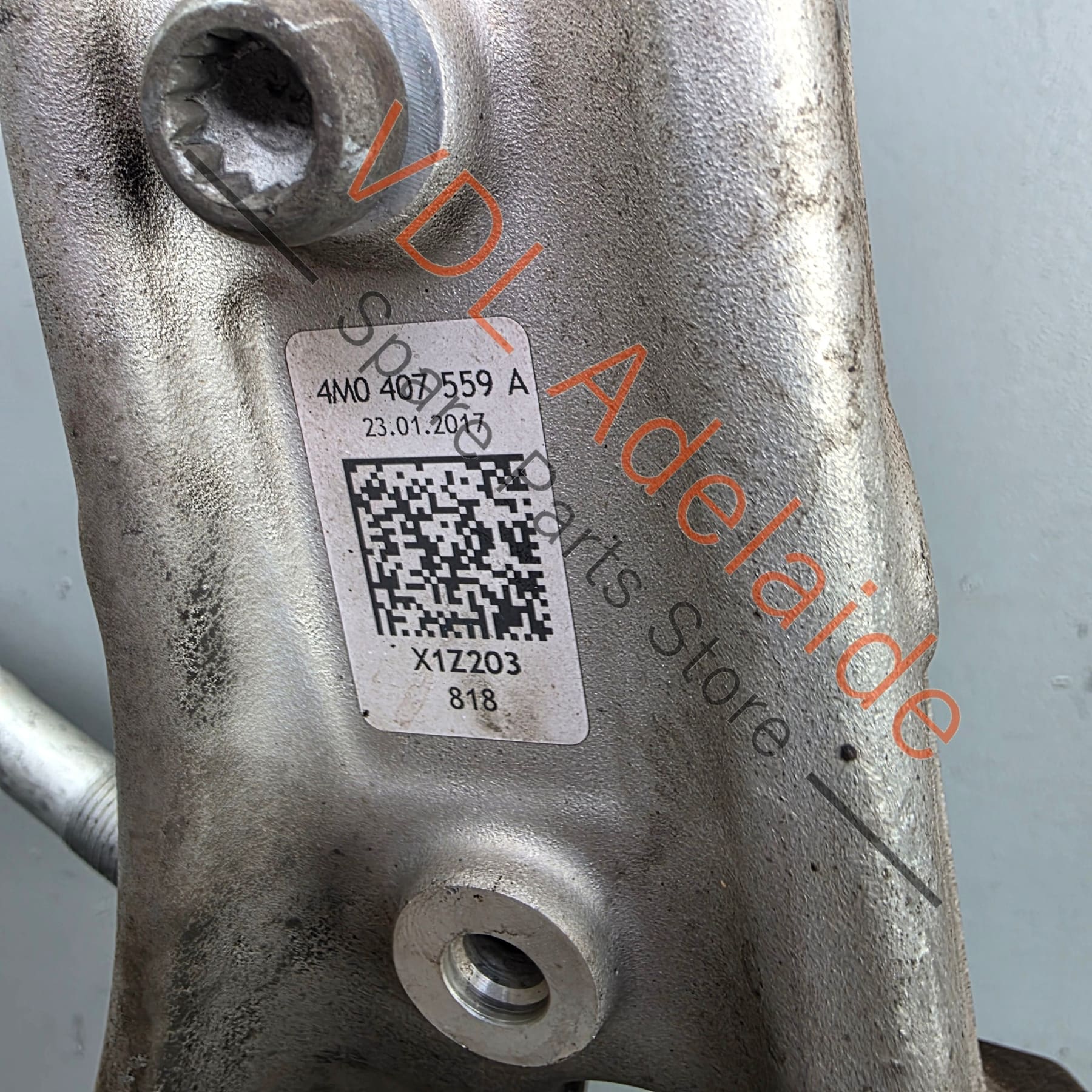 4M0407253L 4M0407559A  Bentley Bentayga Front Left Suspension Knuckle 4M0407253L