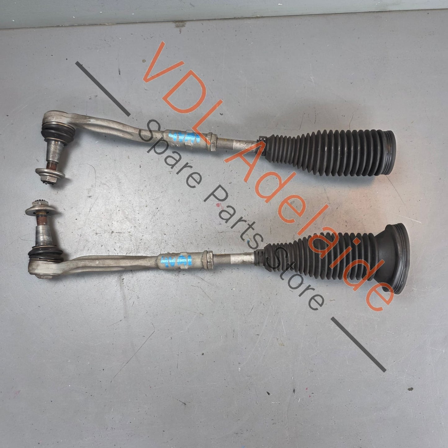 4M0423811D 4M0423810C 4M0423812D Audi Q7 Bentley Bentayga Steering Rack Ends Tie Rod Set 4M0423811D 4M0423812D 4M0423810C