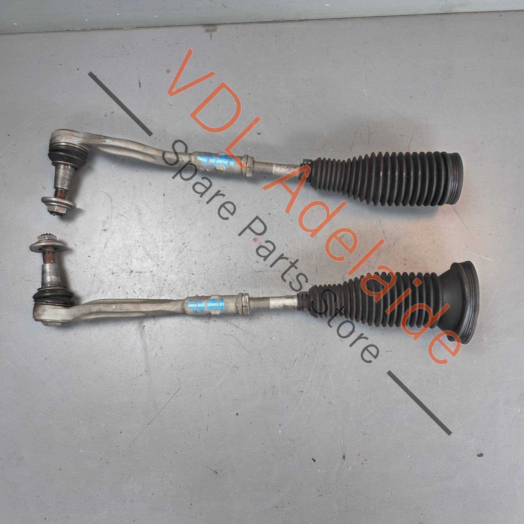 4M0423811D 4M0423810C 4M0423812D Audi Q7 Bentley Bentayga Steering Rack Ends Tie Rod Set 4M0423811D 4M0423812D 4M0423810C