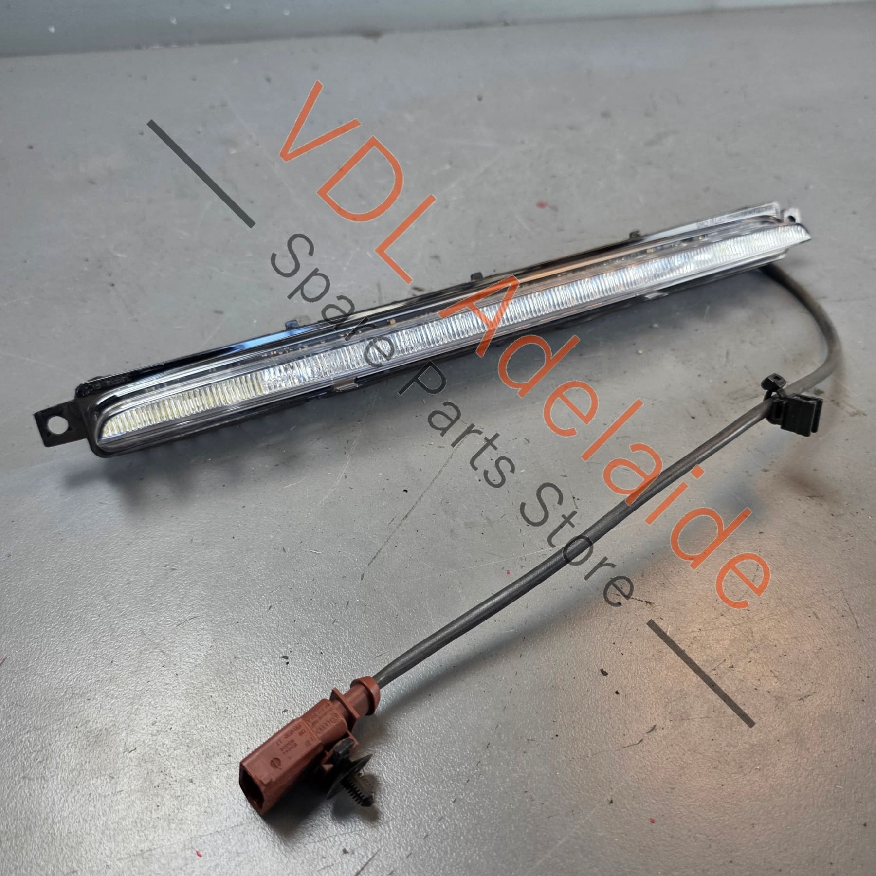 4W0945703   Bentley Bentayga Rear Bumper Reversing Light 4W0945703
