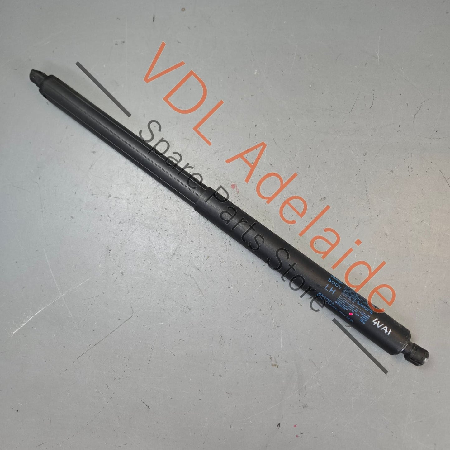 36A827551A   Bentley Bentayga Boot Strut Set Pair 36A827551A 36A827552A