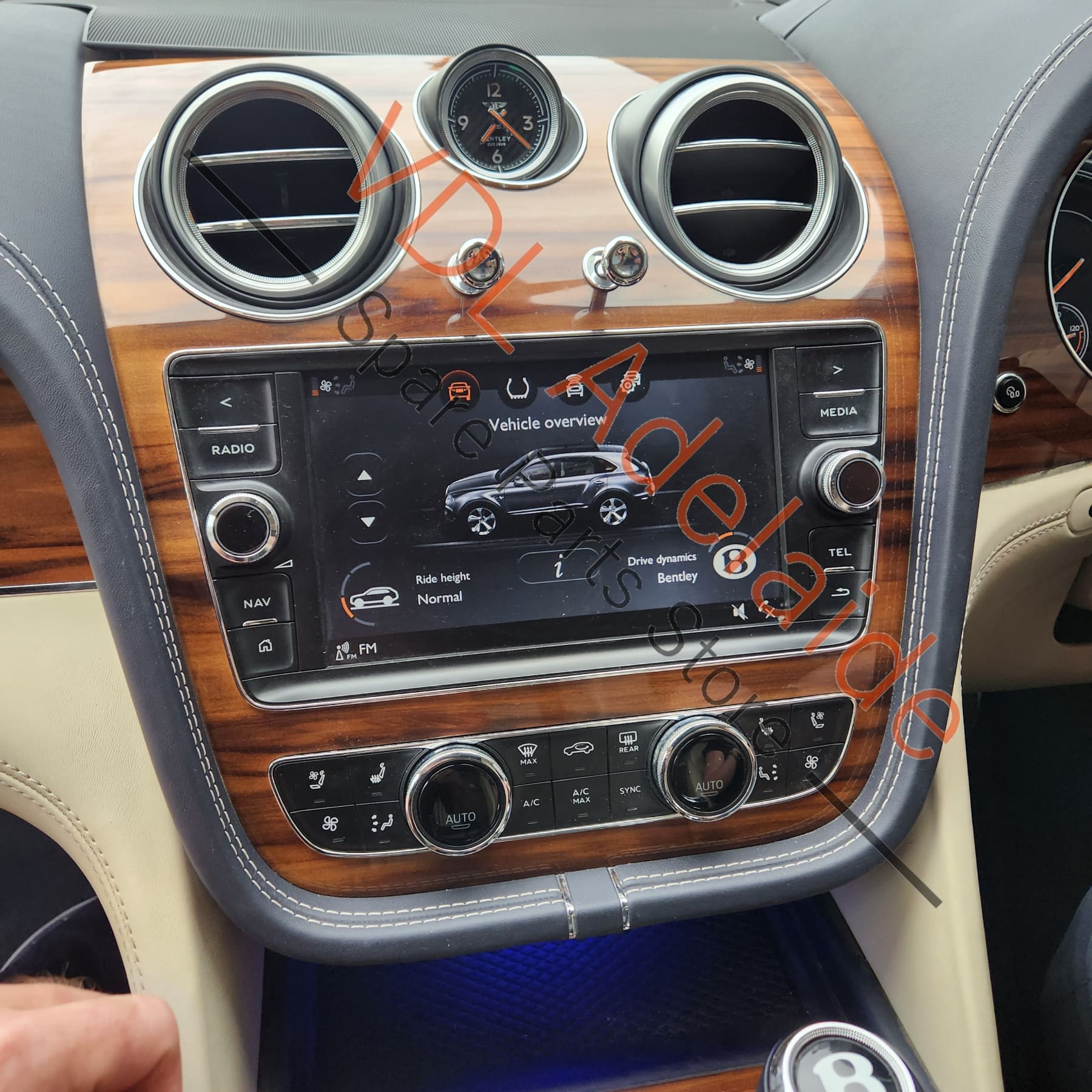 36A919606A    Bentley Bentayga Radio Touch Screen Display Panel 36A919606A