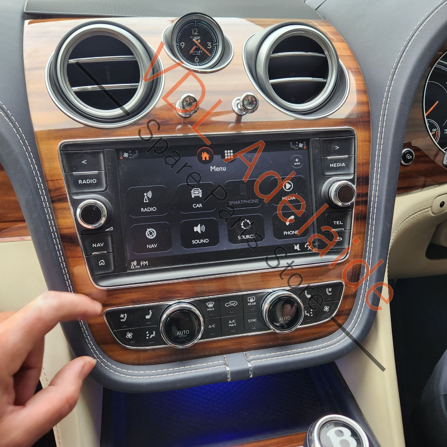 36A919606A    Bentley Bentayga Radio Touch Screen Display Panel 36A919606A