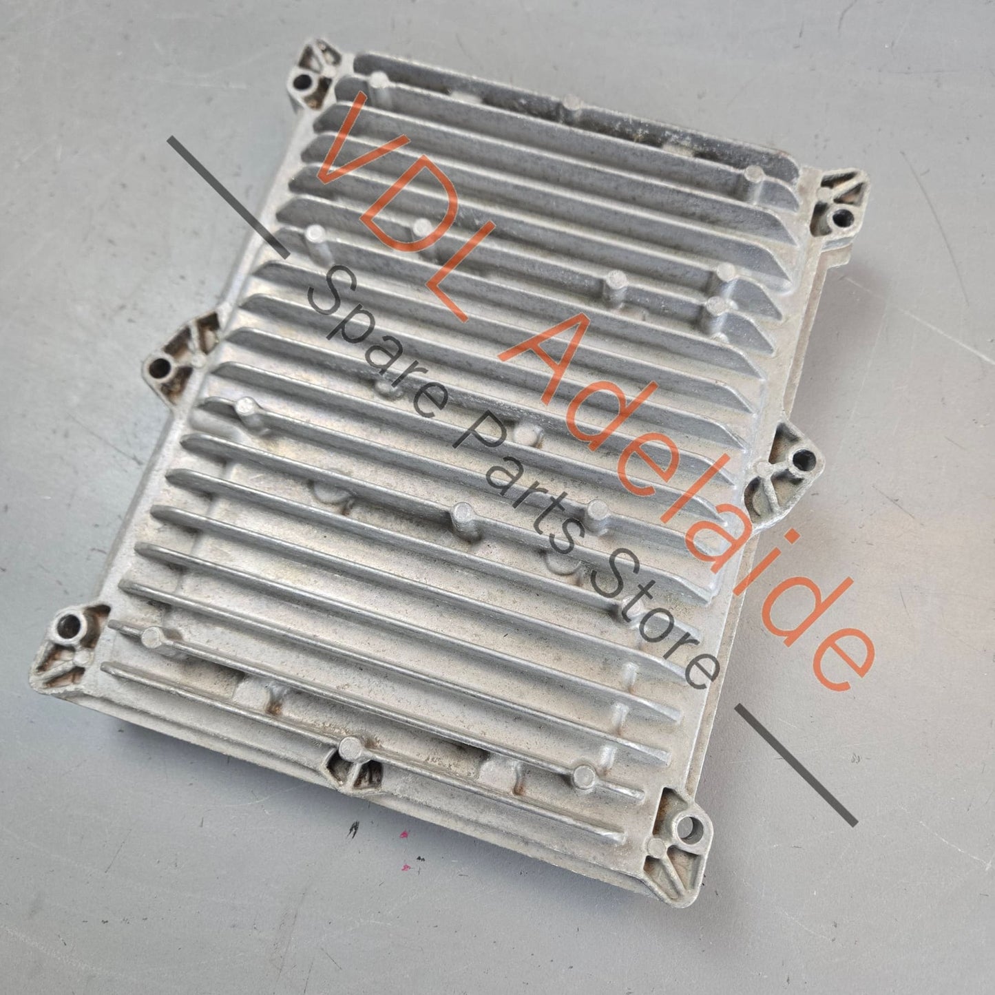 57907309 MD1CP014   Bentley Bentayga 4.0 Diesel Engine Controller ECU 057907309 Bosch MD1CP014