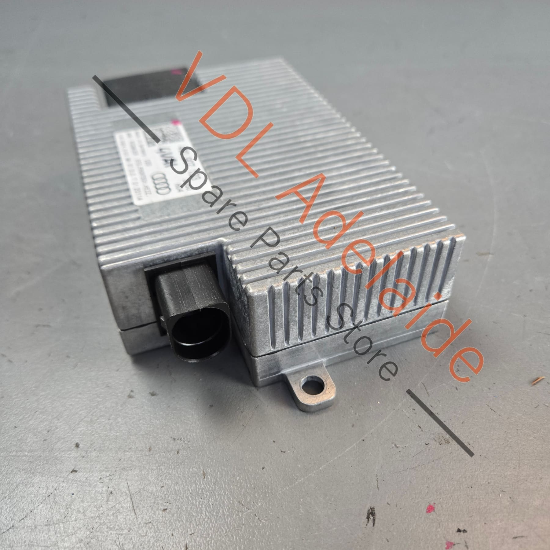 4M0907133    Bentley Bentayga Heated Windshield Control Unit 4M0907133
