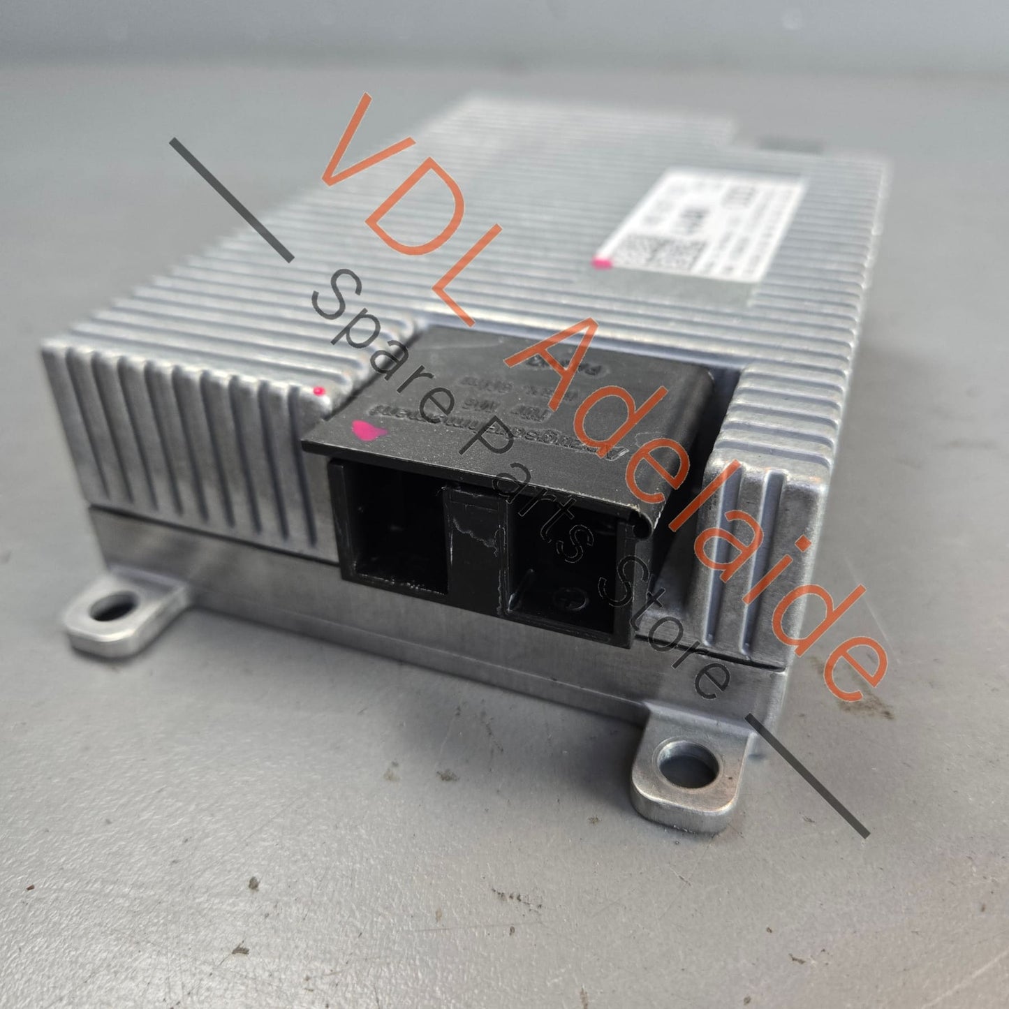 4M0907133    Bentley Bentayga Heated Windshield Control Unit 4M0907133