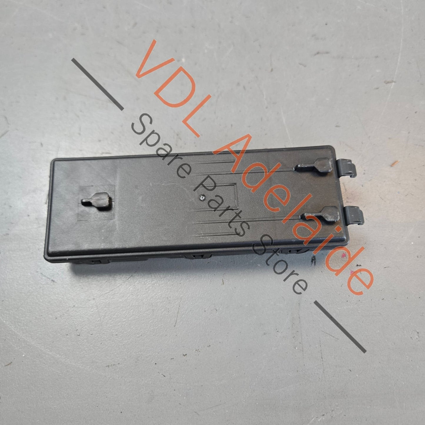 8W8959107B    VW Audi Bentley Rear Boot Trunk Control Module 8W8959107D