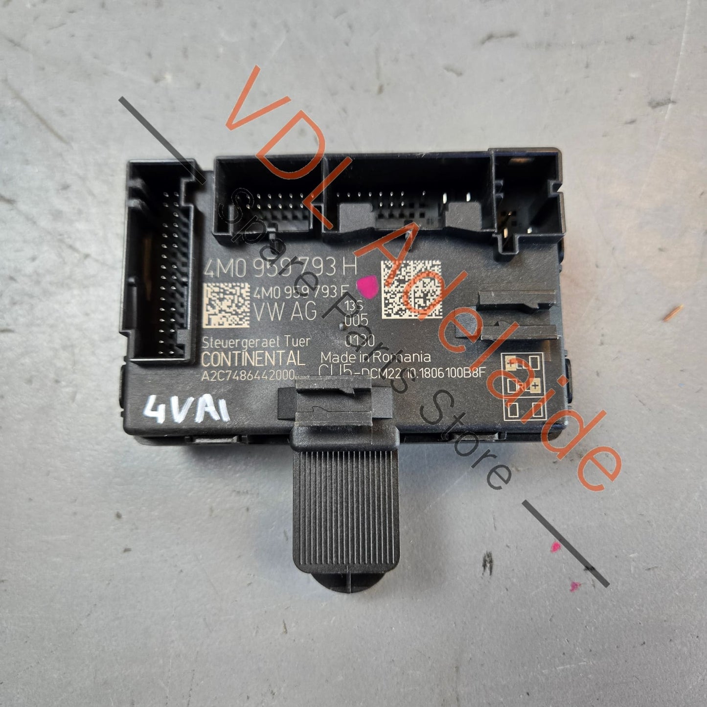 4M0959793H    Audi Bentley VW Door Control Module 4M0959793H