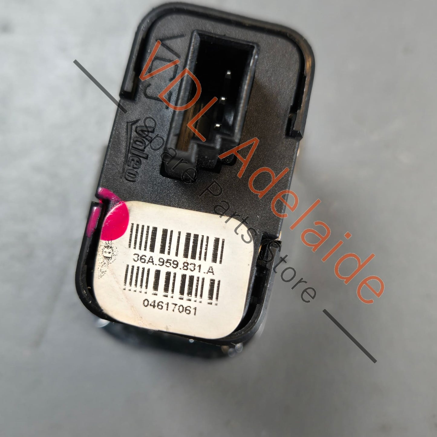36A959831A    Bentley Bentayga Boot Trunk Release Open Switch 36A959831A