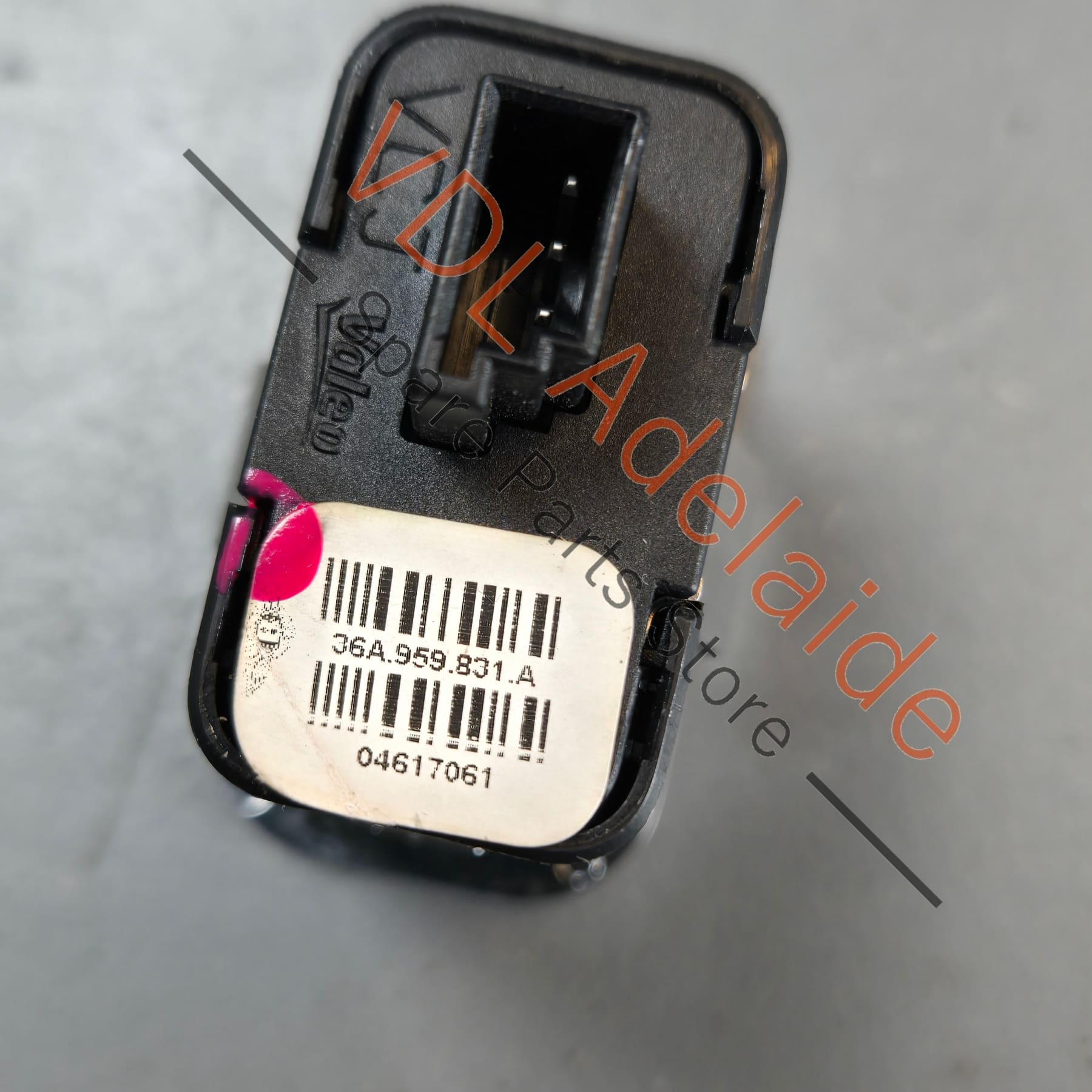 36A959831A    Bentley Bentayga Boot Trunk Release Open Switch 36A959831A