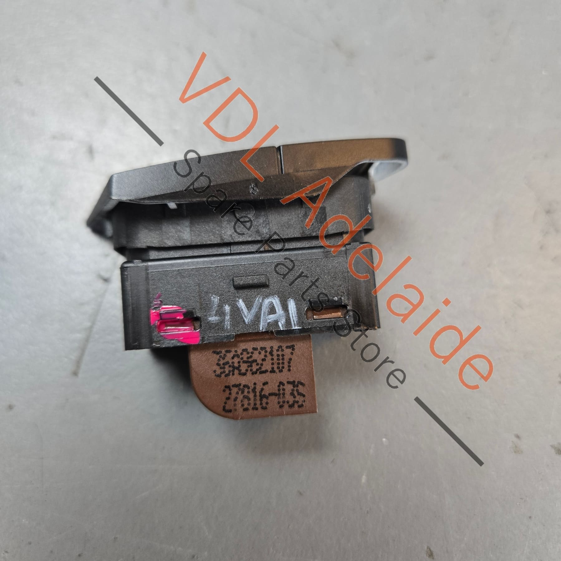 36A962107    Bentley Bentayga Power Locking Switch Left 36A962107