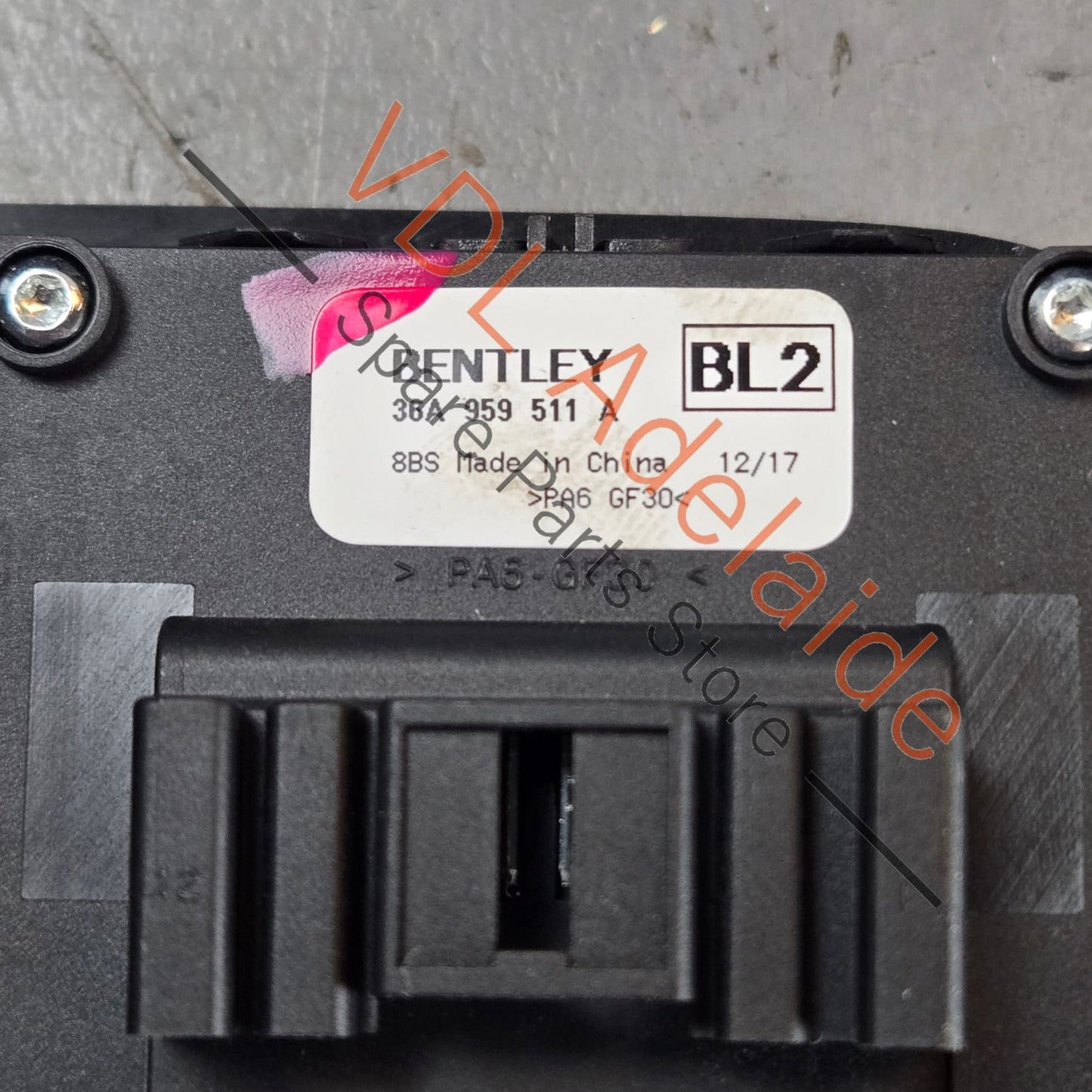 36A959511A    Bentley Bentayga Trailer Load Lowering Switch 36A959511A