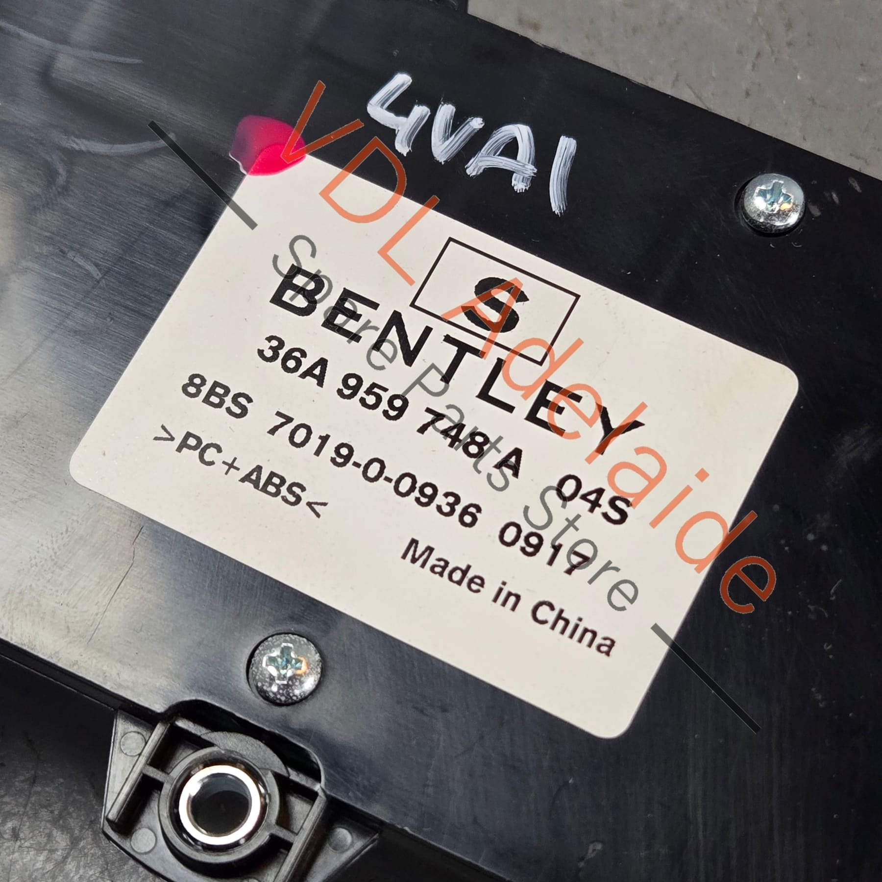 36A959748A    Bentley Bentayga Right Seat Adjustment Switch 36A959748A