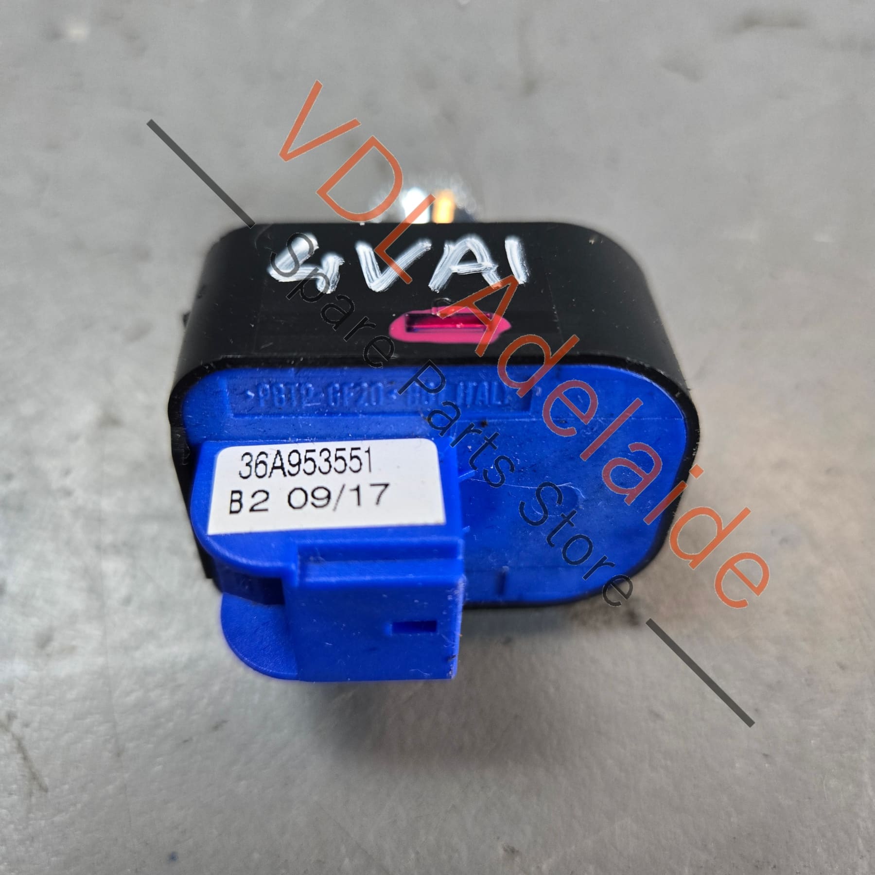 36A953551    Bentley Bentayga Steering Column Adjustment Switch 36A953551