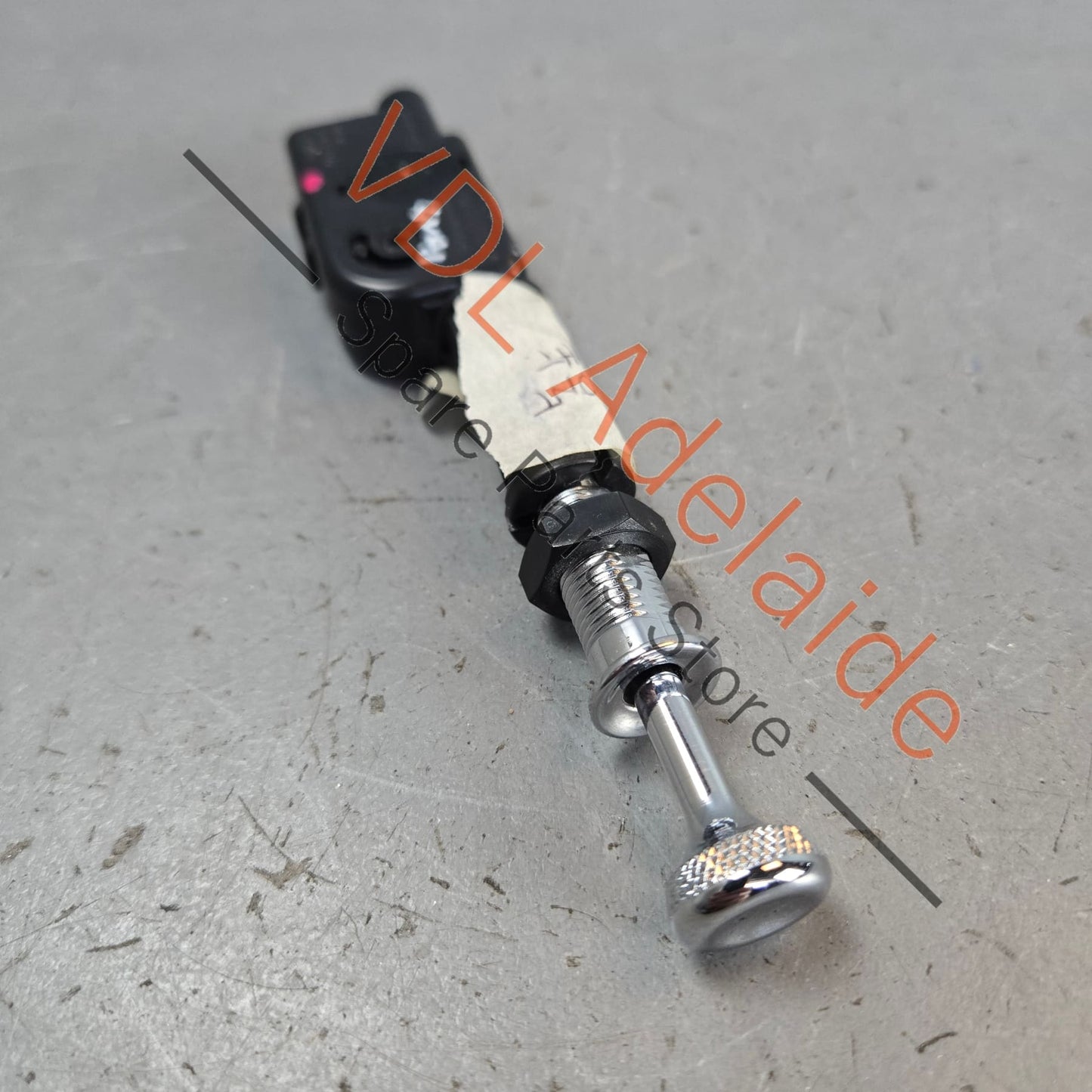 36A819820 3Y0819790C 36A819741  Bentley Bentayga Air Conditioning Vent Adjustment Pull Switch Assy 36A819820 3Y0819790C 36A819741 Front Right