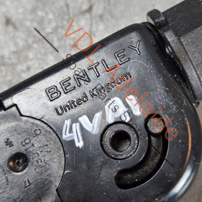 36A819820 3Y0819790C 36A819741  Bentley Bentayga Air Conditioning Vent Adjustment Pull Switch Assy 36A819820 3Y0819790C 36A819741 Front Left