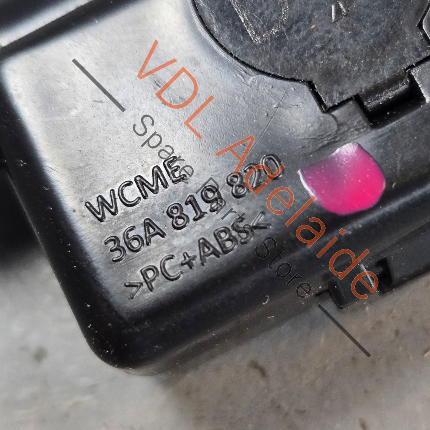 36A819820 3Y0819790C 36A819741  Bentley Bentayga Air Conditioning Vent Adjustment Pull Switch Assy 36A819820 3Y0819790C 36A819741 Front Left