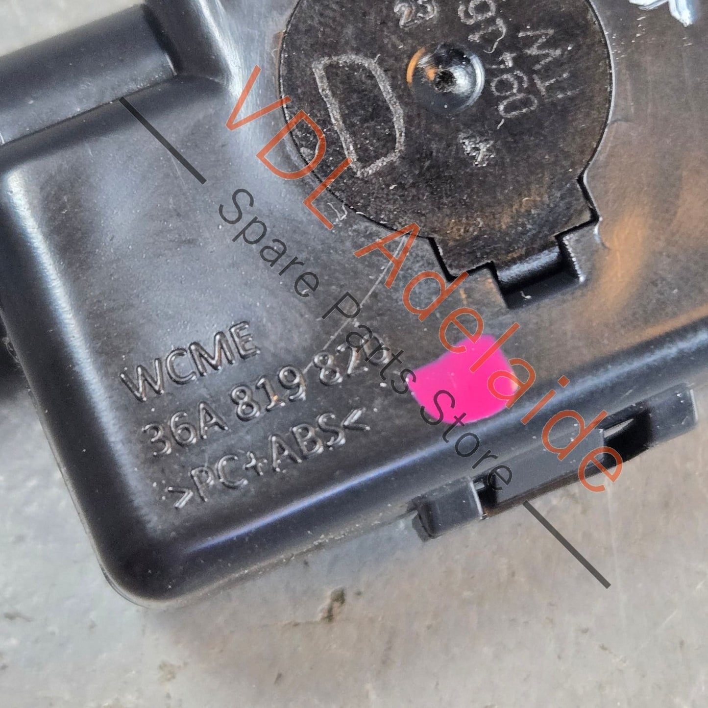 36A819820 3Y0819790C 36A819741  Bentley Bentayga Air Conditioning Vent Adjustment Pull Switch Assy 36A819820 3Y0819790C 36A819741 Front Centre