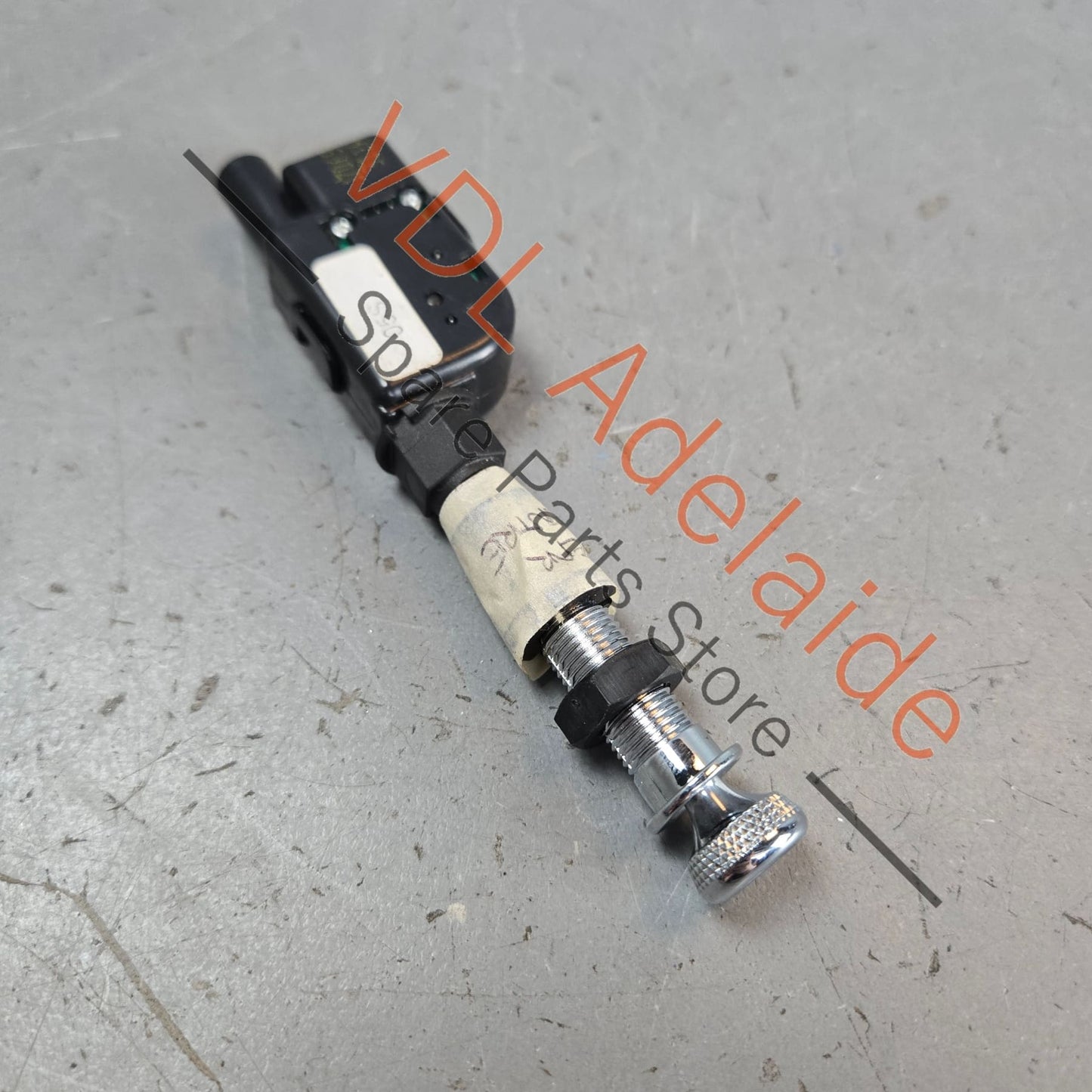 36A819820 3Y0819790C 36A819741  Bentley Bentayga Air Conditioning Vent Adjustment Pull Switch Assy 36A819820 3Y0819790C 36A819741 Rear Centre