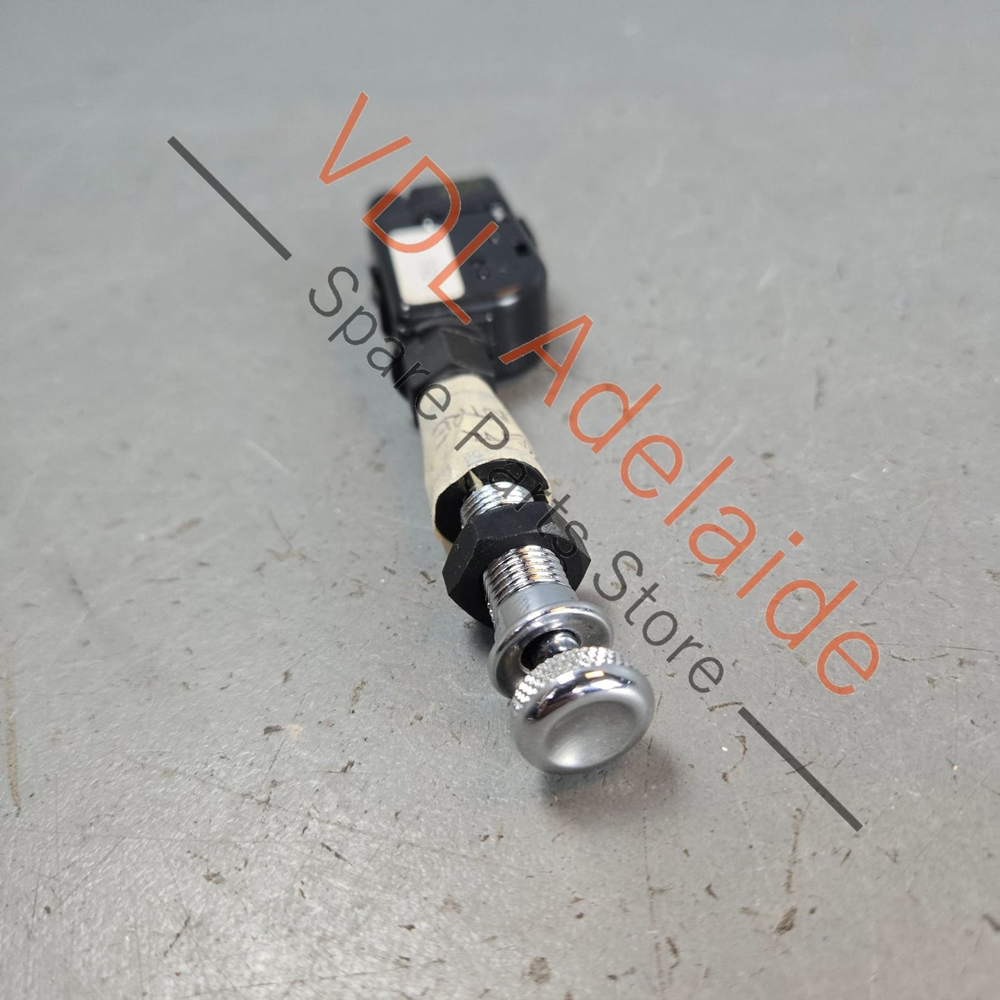 36A819820 3Y0819790C 36A819741  Bentley Bentayga Air Conditioning Vent Adjustment Pull Switch Assy 36A819820 3Y0819790C 36A819741 Rear Centre
