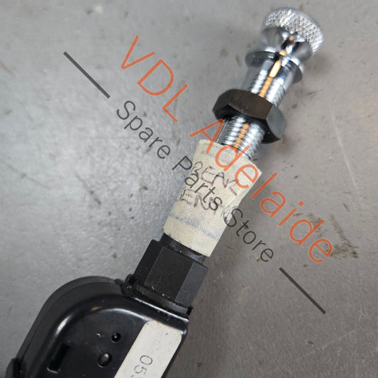 36A819820 3Y0819790C 36A819741  Bentley Bentayga Air Conditioning Vent Adjustment Pull Switch Assy 36A819820 3Y0819790C 36A819741 Rear Centre