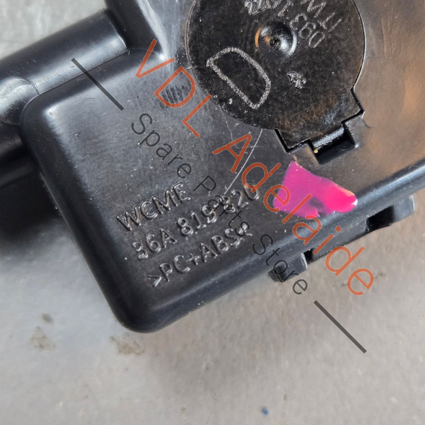 36A819820 3Y0819790C 36A819741  Bentley Bentayga Air Conditioning Vent Adjustment Pull Switch Assy 36A819820 3Y0819790C 36A819741 Rear Centre