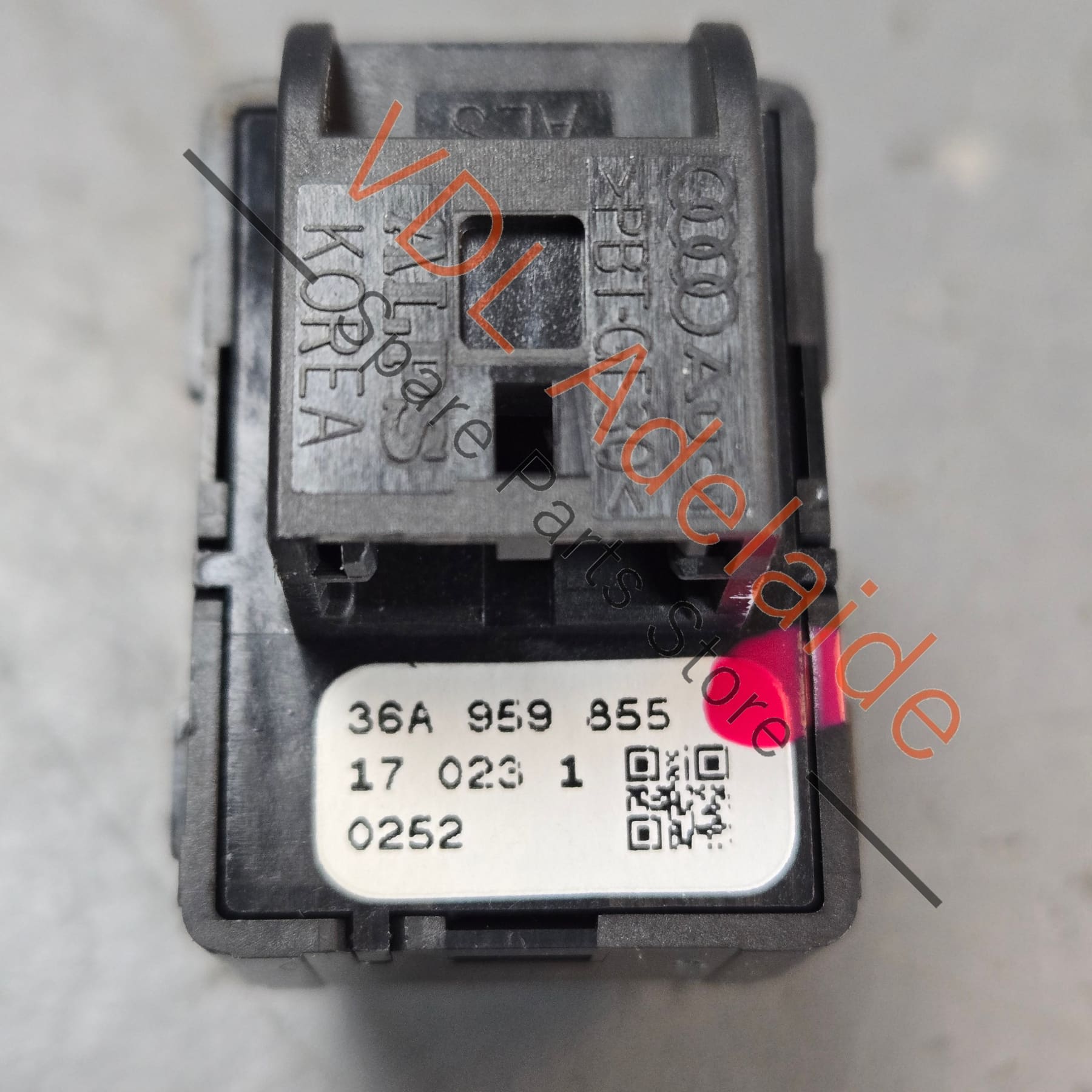 36A959855    Bentley Bentayga Genuine Passenger Door Window Switch 36A959855