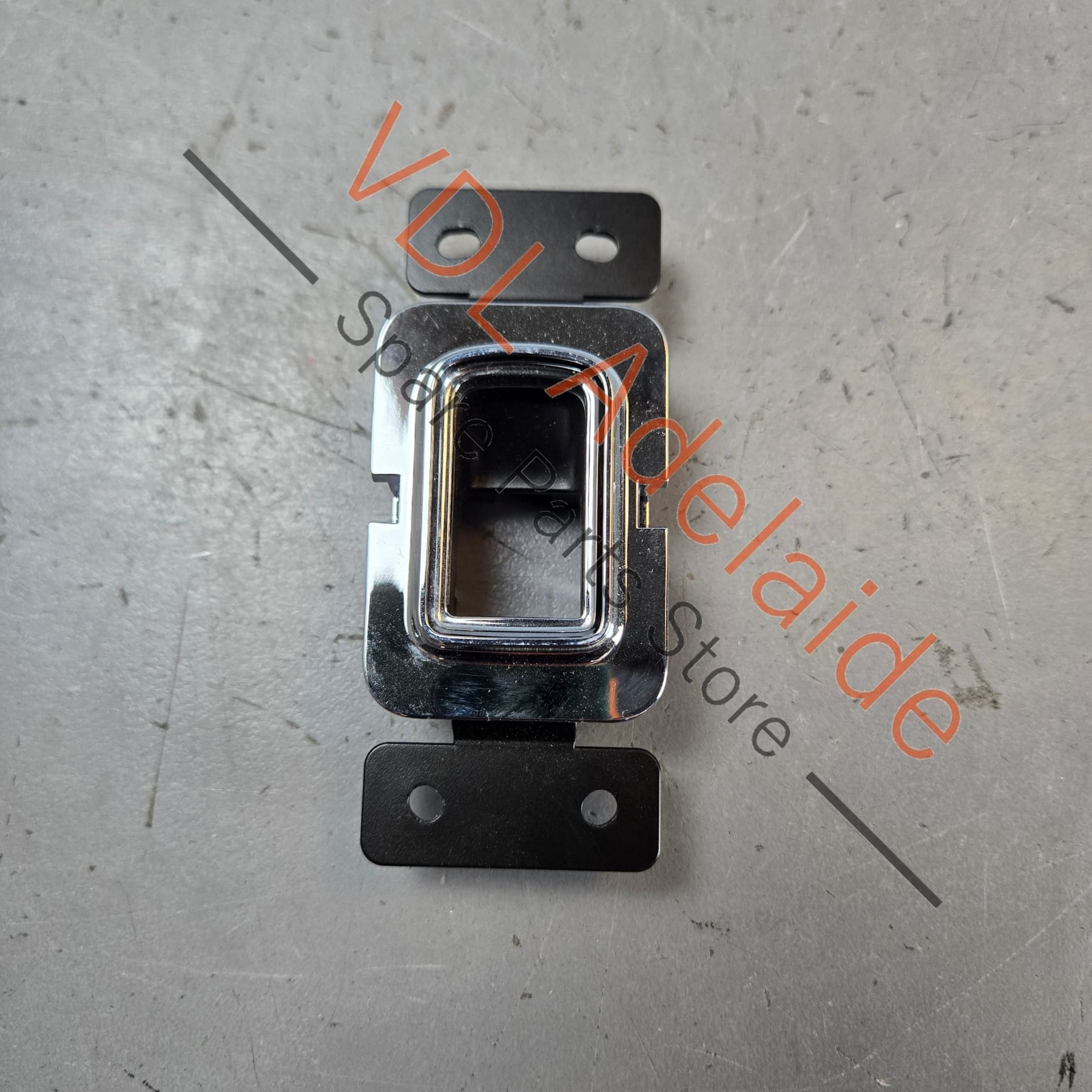 36A959518 36A858523A   Bentley Bentayga Passenger Door Switch Trim Chrome 36A959518 36A858523A